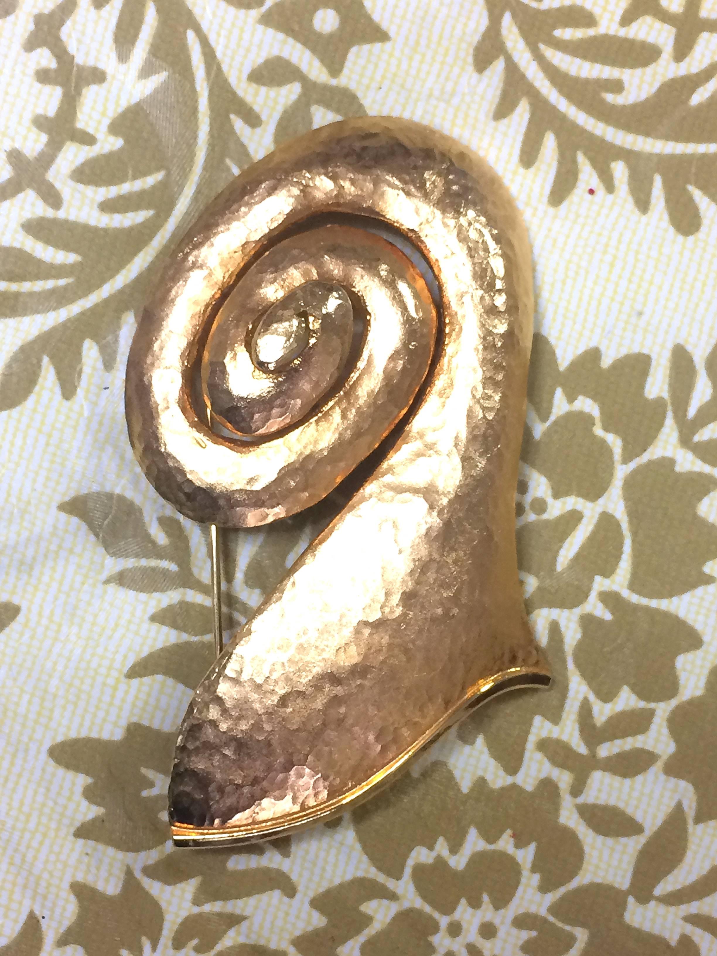 1990s. Vintage Christian Lacroix golden large snail design brooch, can be hat pin, scarf pin. Perfect gift jewelry.

Fun, Chic and Gorgeous jewelry piece, a snail design brooch from Christian Lacroix back in the 90's! 
Great gift idea. Free gift