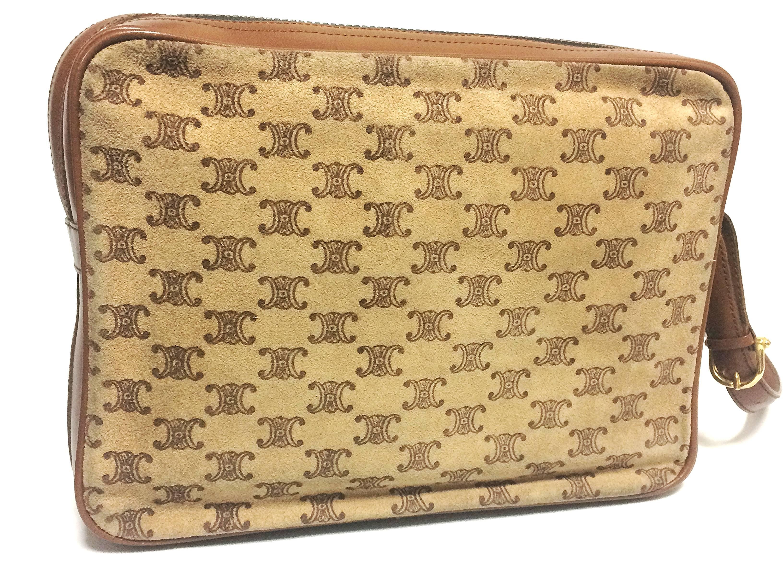 Vintage Celine tanned brown suede leather in macadam blason pattern shoulder bag For Sale 1