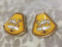 MINT. Vintage Hermes cloisonne golden earrings with prince and carriage, horse.