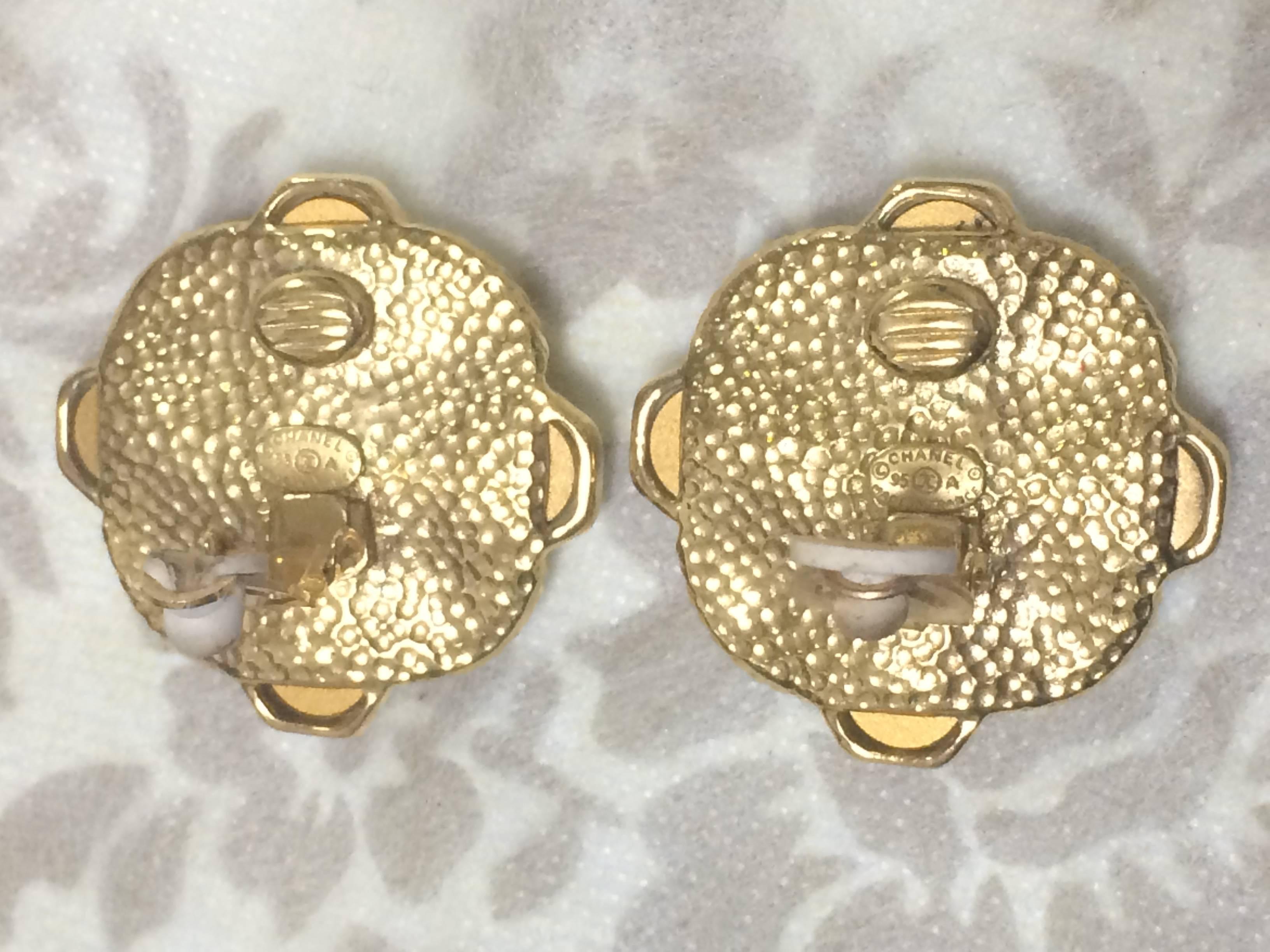 Vintage CHANEL gold tone earrings with a faux pearl, Swarovski crystal stones For Sale 2