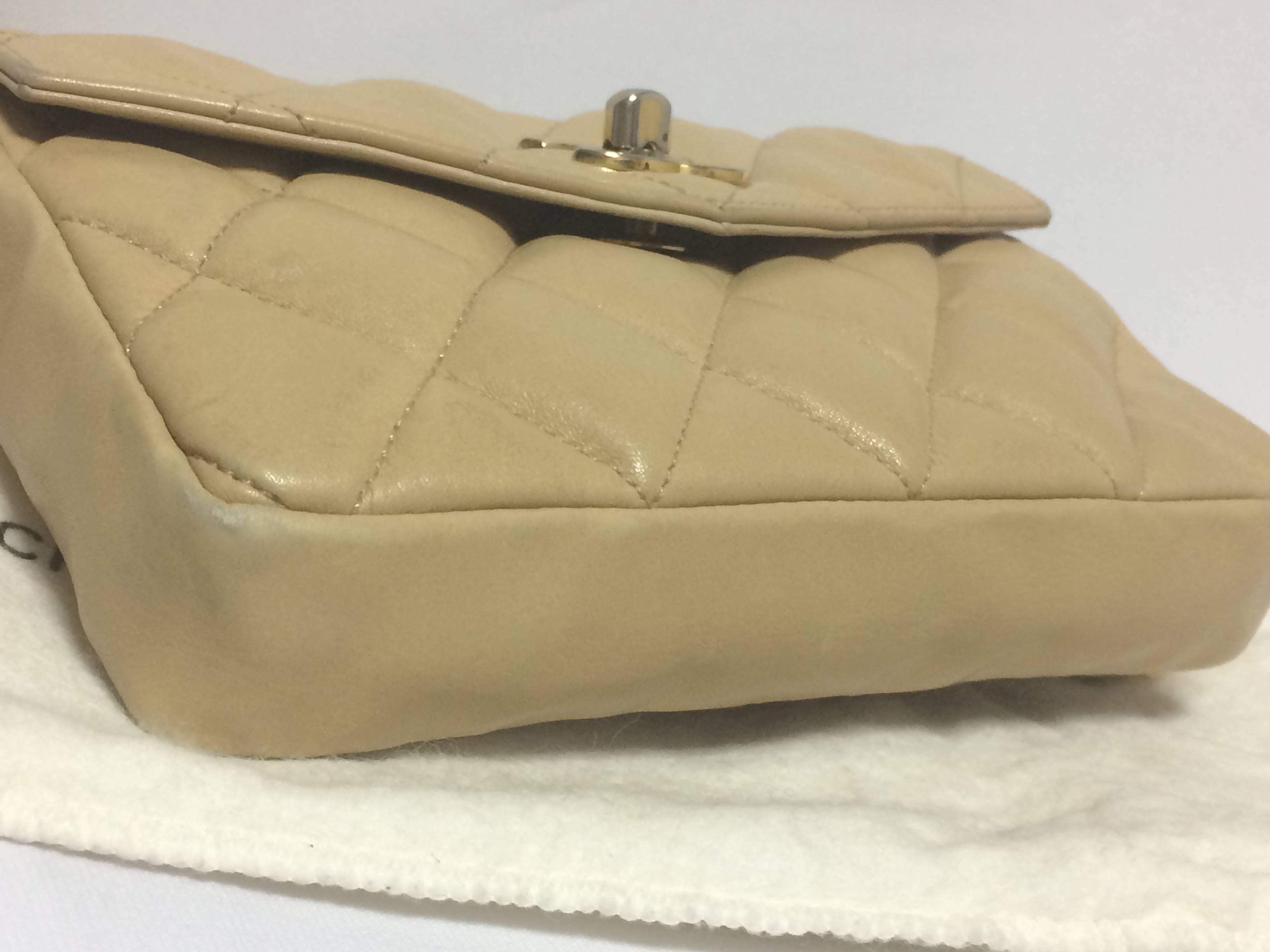 Beige Vintage CHANEL beige lamb leather waist purse, fanny pack, hip bag with belt.