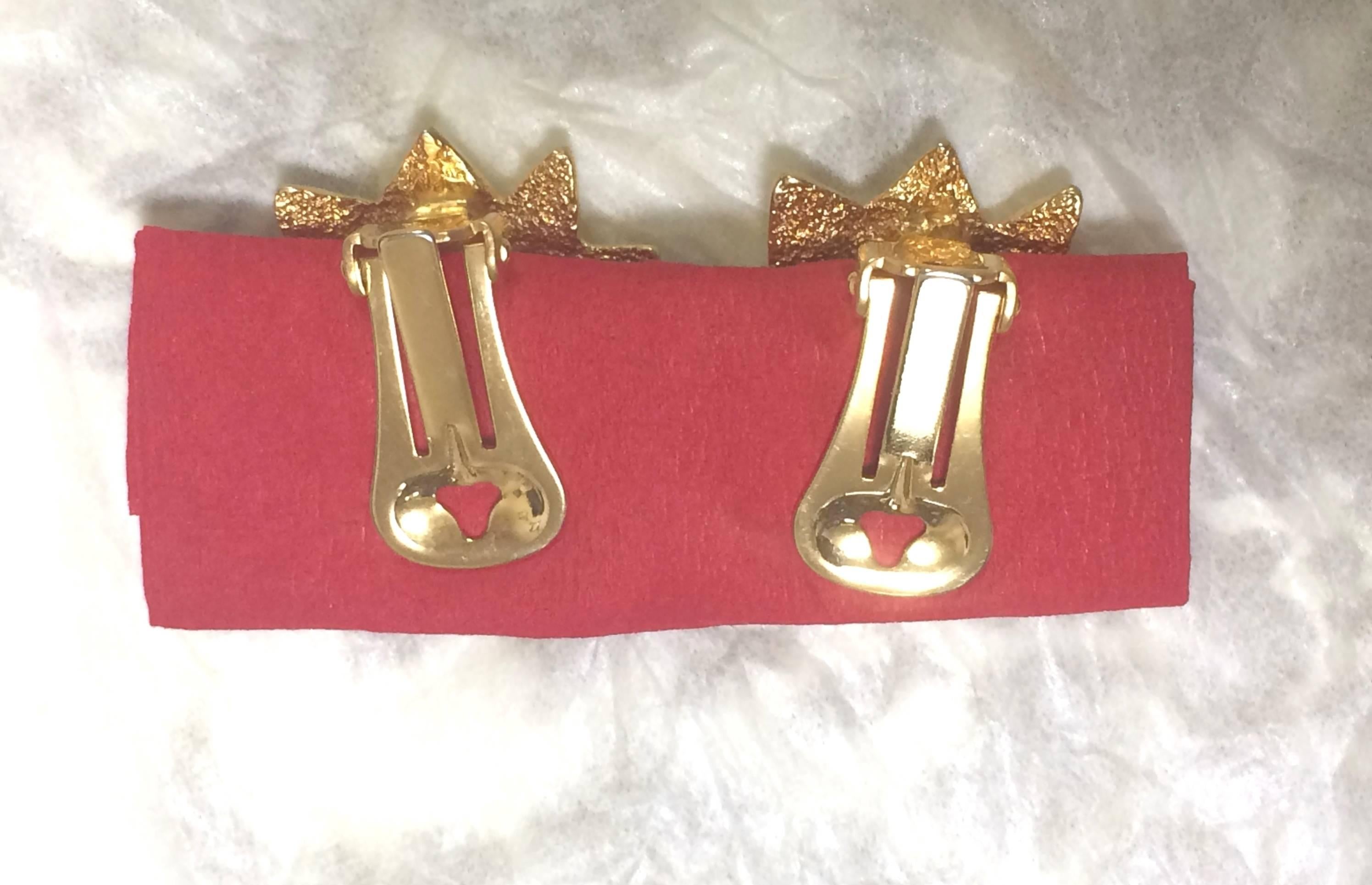 Vintage KENZO golden sun, star shape mod earrings. Chic and mod masterpiece. For Sale 2