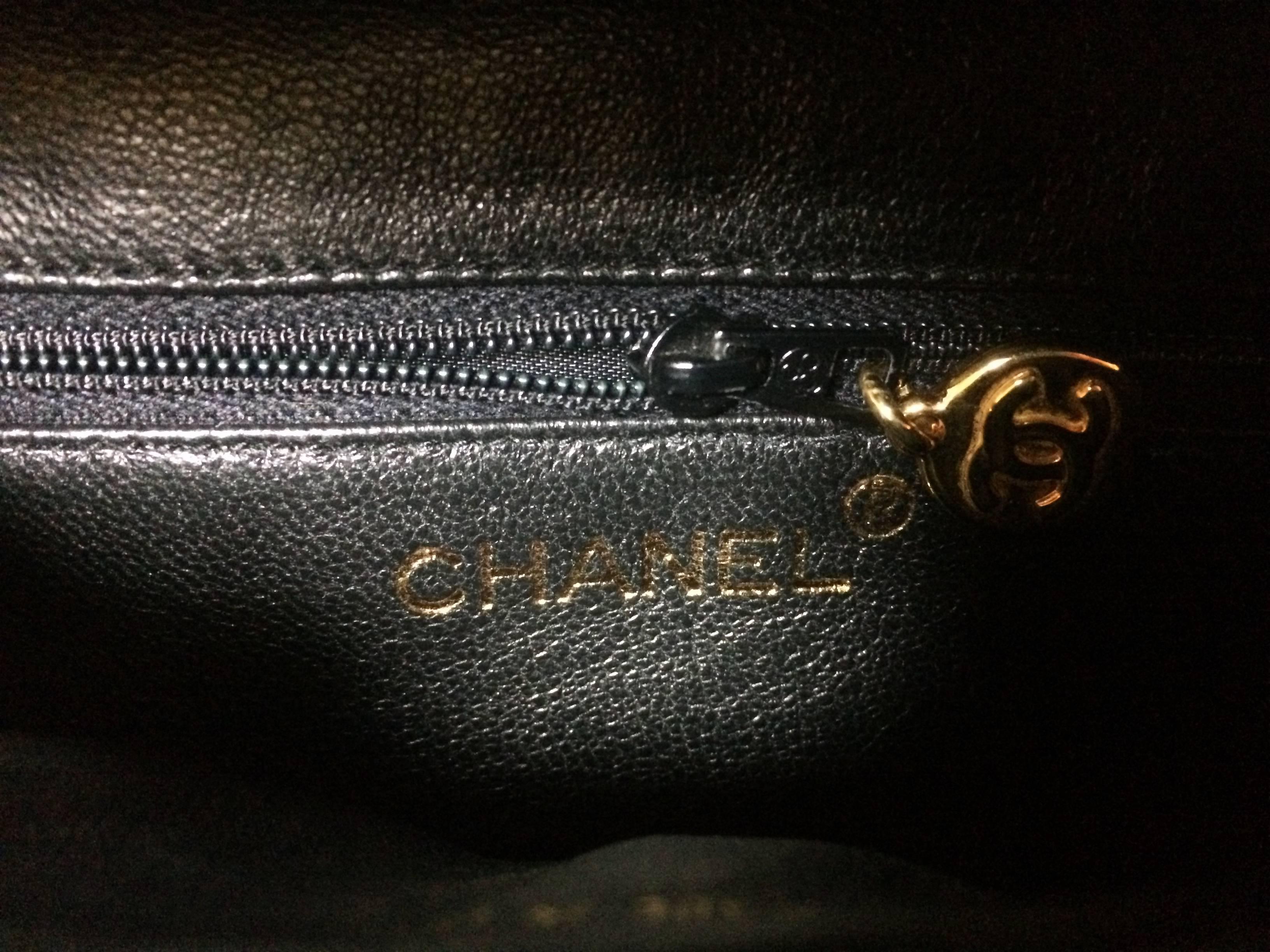 MINT. Vintage CHANEL black caviar leather purse pouch. Can be waist bag. 2
