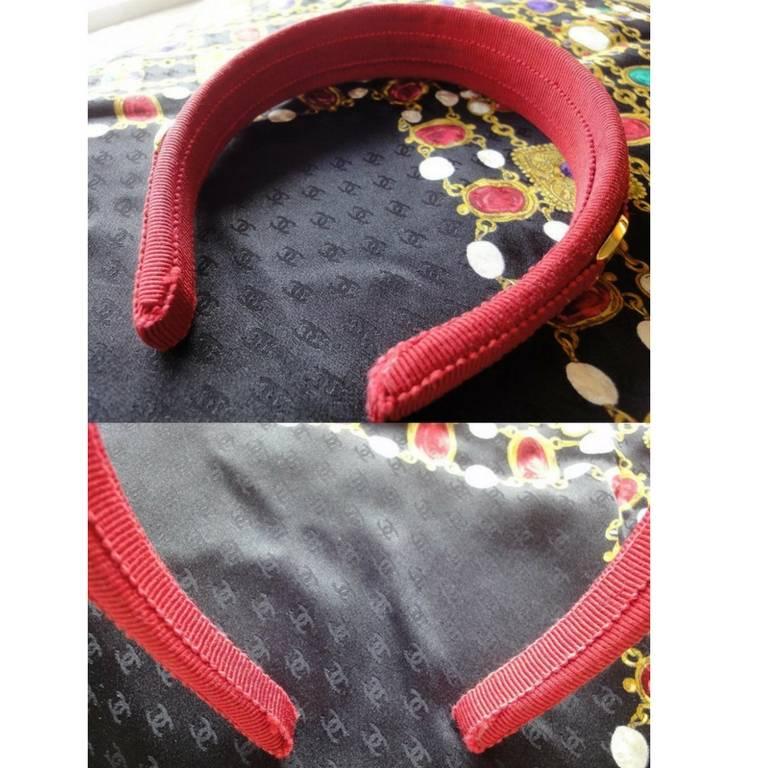 Vintage Salvatore Ferragamo vara golden logo embossed charm red head band. In Good Condition For Sale In Kashiwa, Chiba