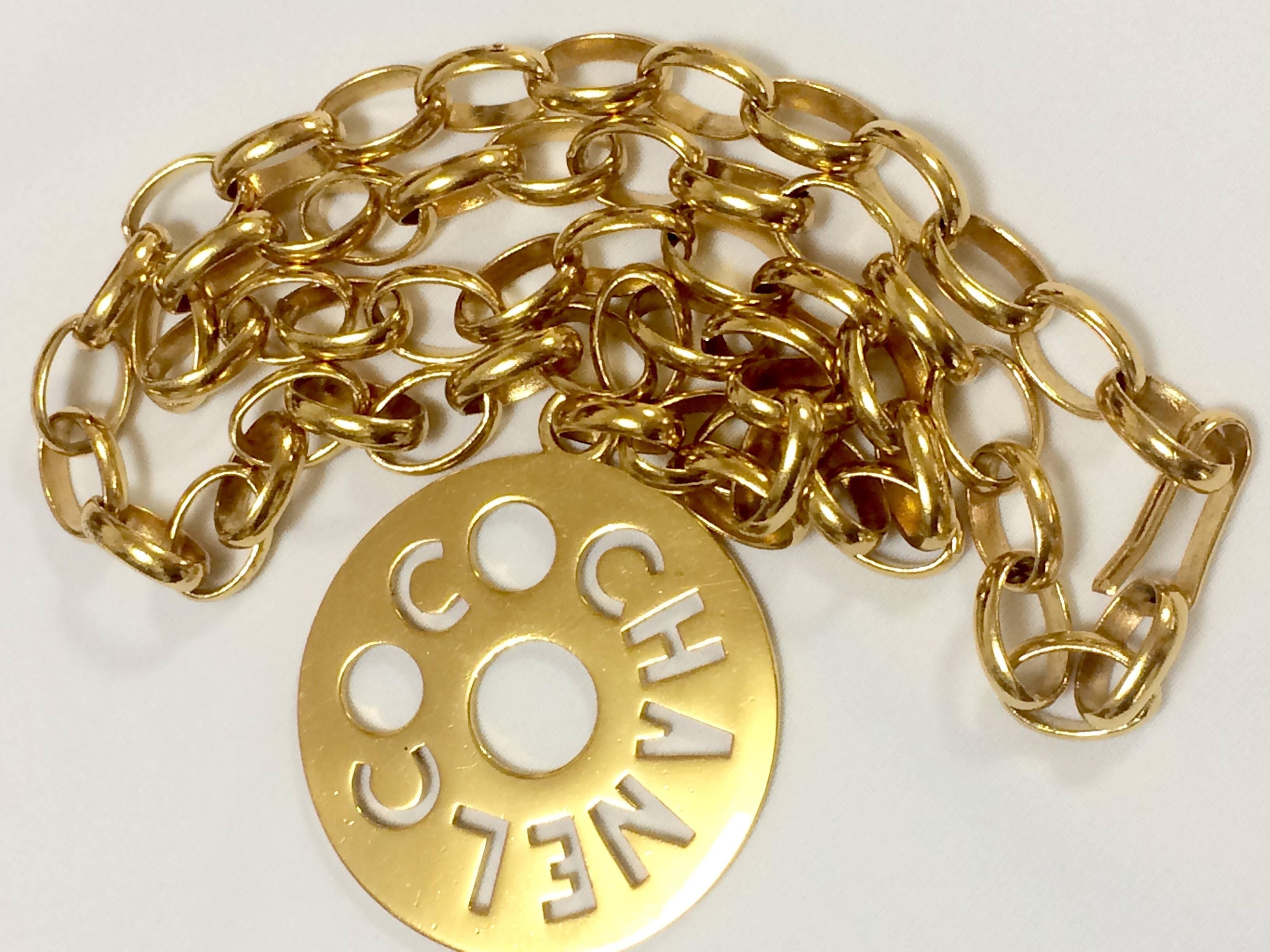 Vintage CHANEL golden chain necklace, chain belt with round logo COCO top. 1