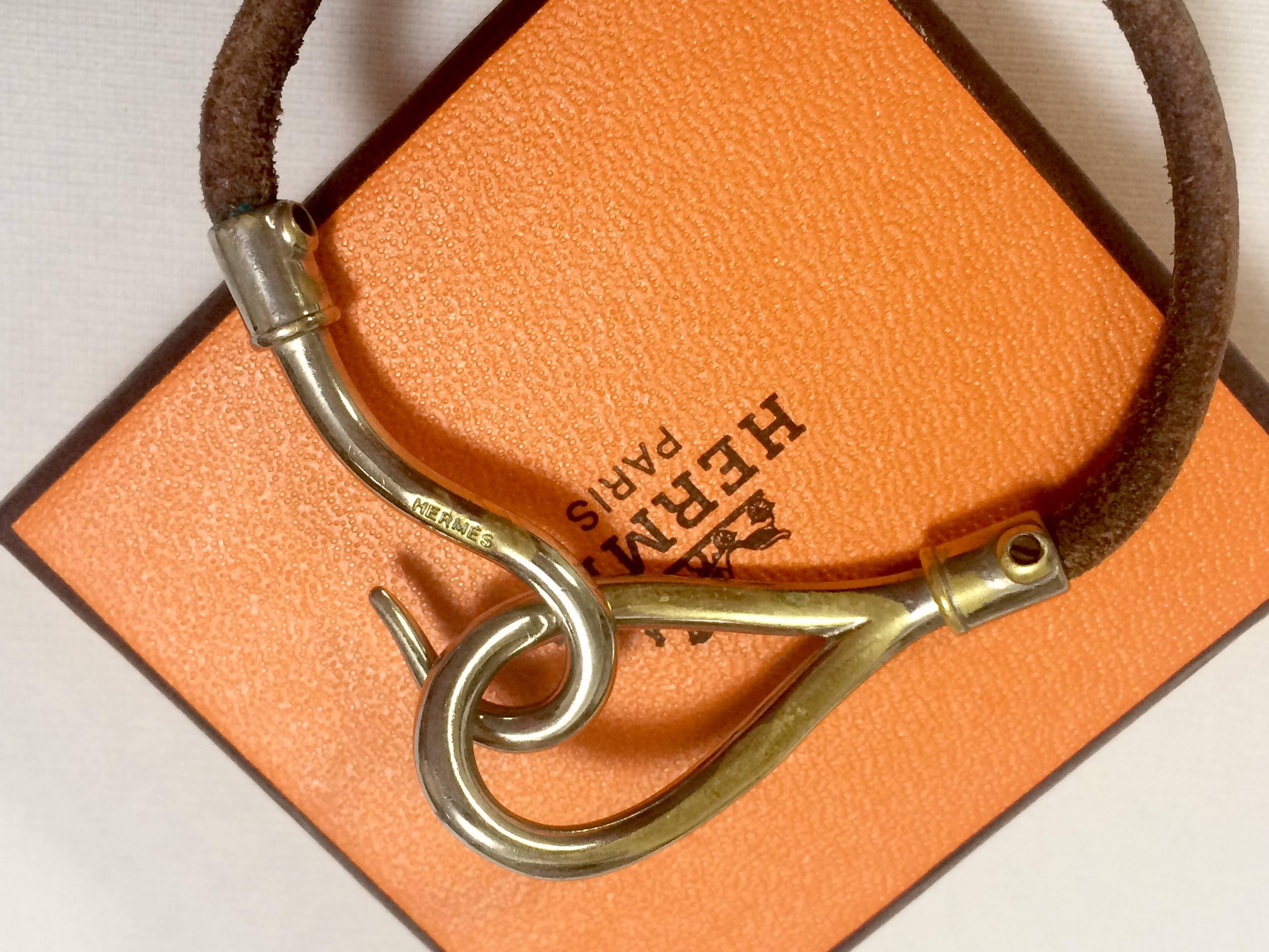 Vintage Hermes Jumbo leather and silver bracelet. Classic and casual jewelry In Good Condition For Sale In Kashiwa, Chiba