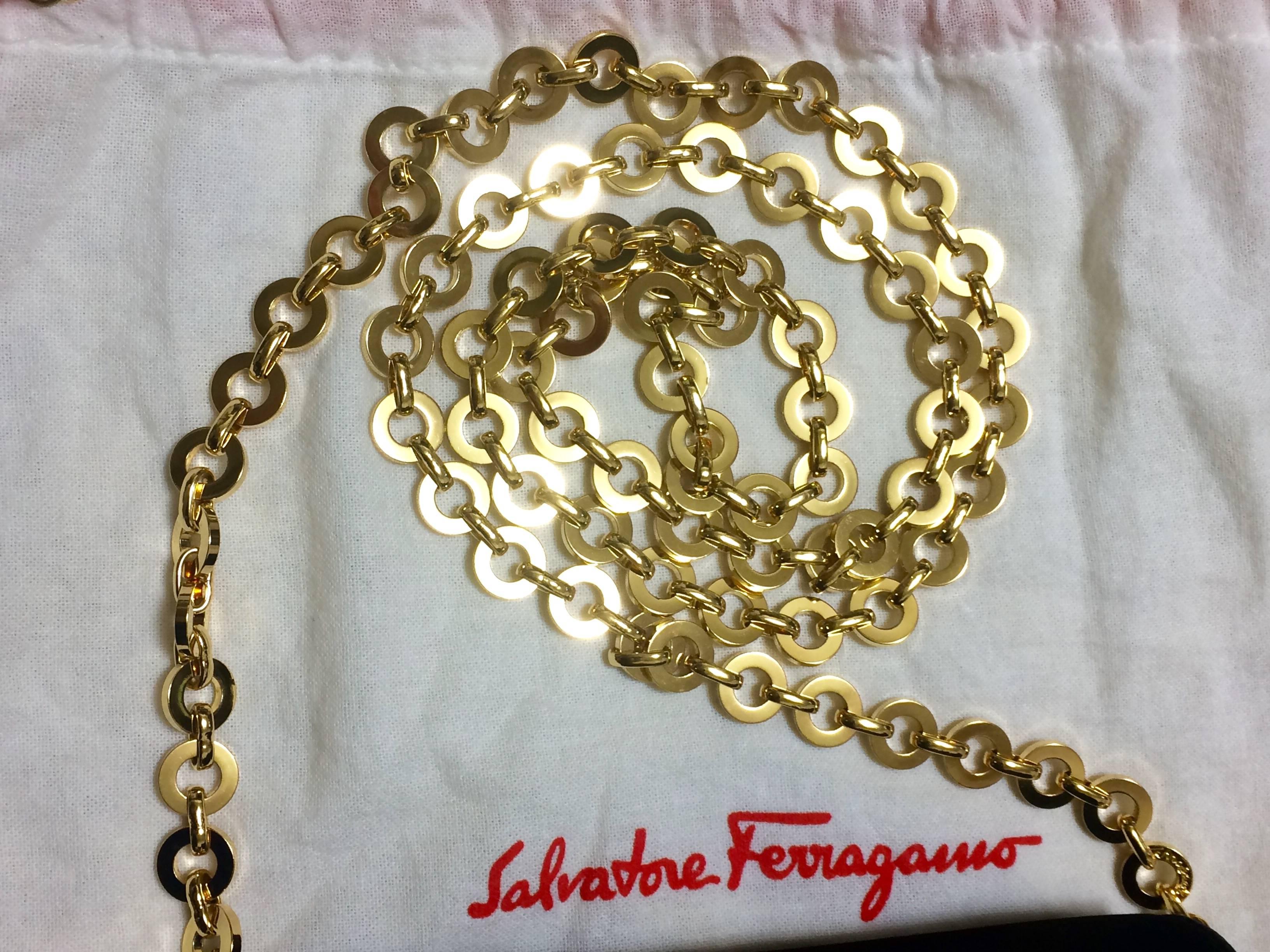 Vintage Salvatore Ferragamo black shoulder mini bag with gold chain and Vara bow For Sale 1