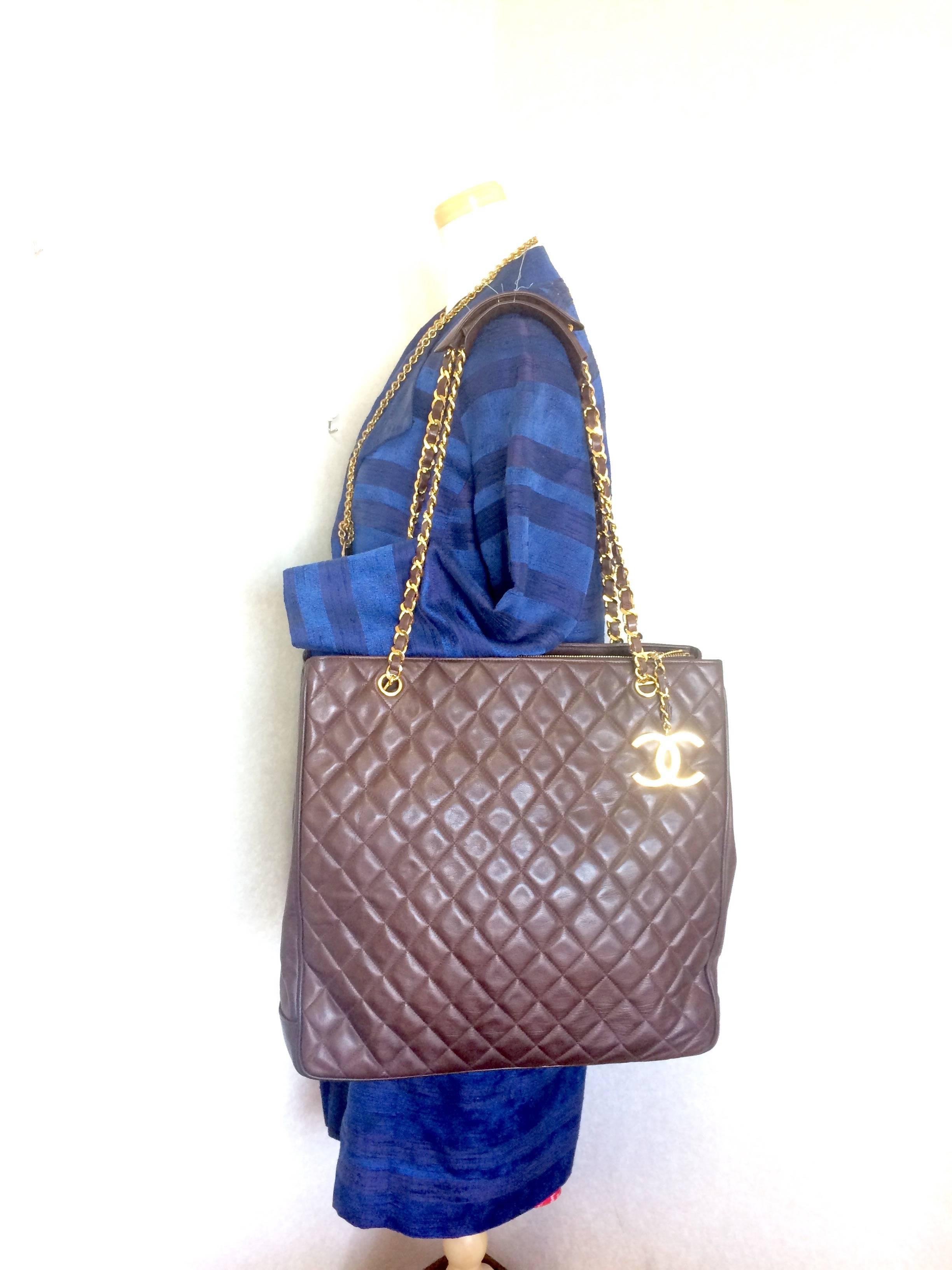 Vintage CHANEL brown lambskin large tote bag with gold tone chains and CC charm. For Sale 5