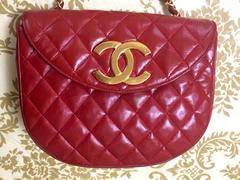Vintage CHANEL rare red lambskin oval flap 2.55 shoulder bag with large gold CC.