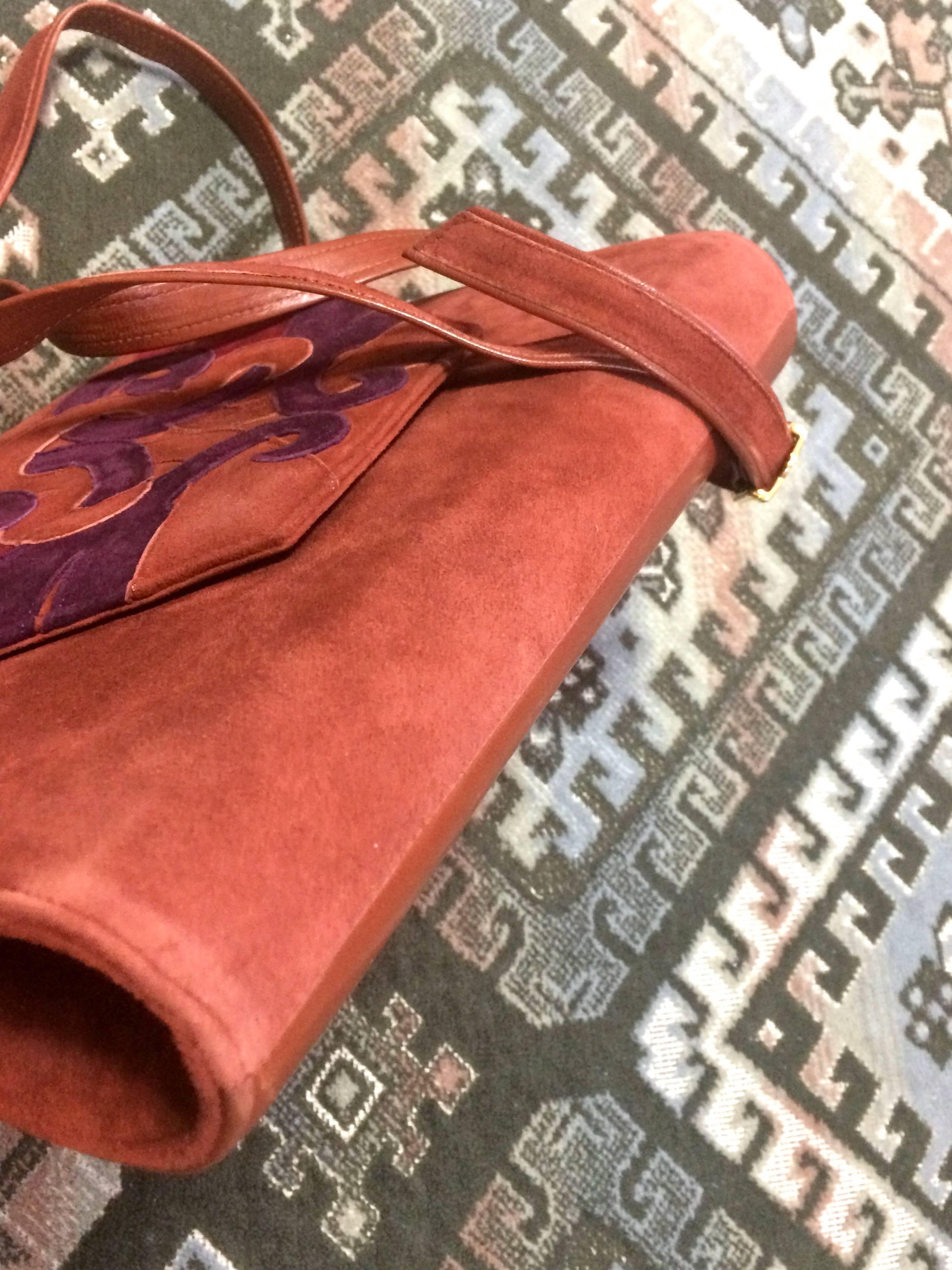 Vintage Bally brown, red, and purple suede leather shoulder bag, clutch bag. In Good Condition For Sale In Kashiwa, Chiba