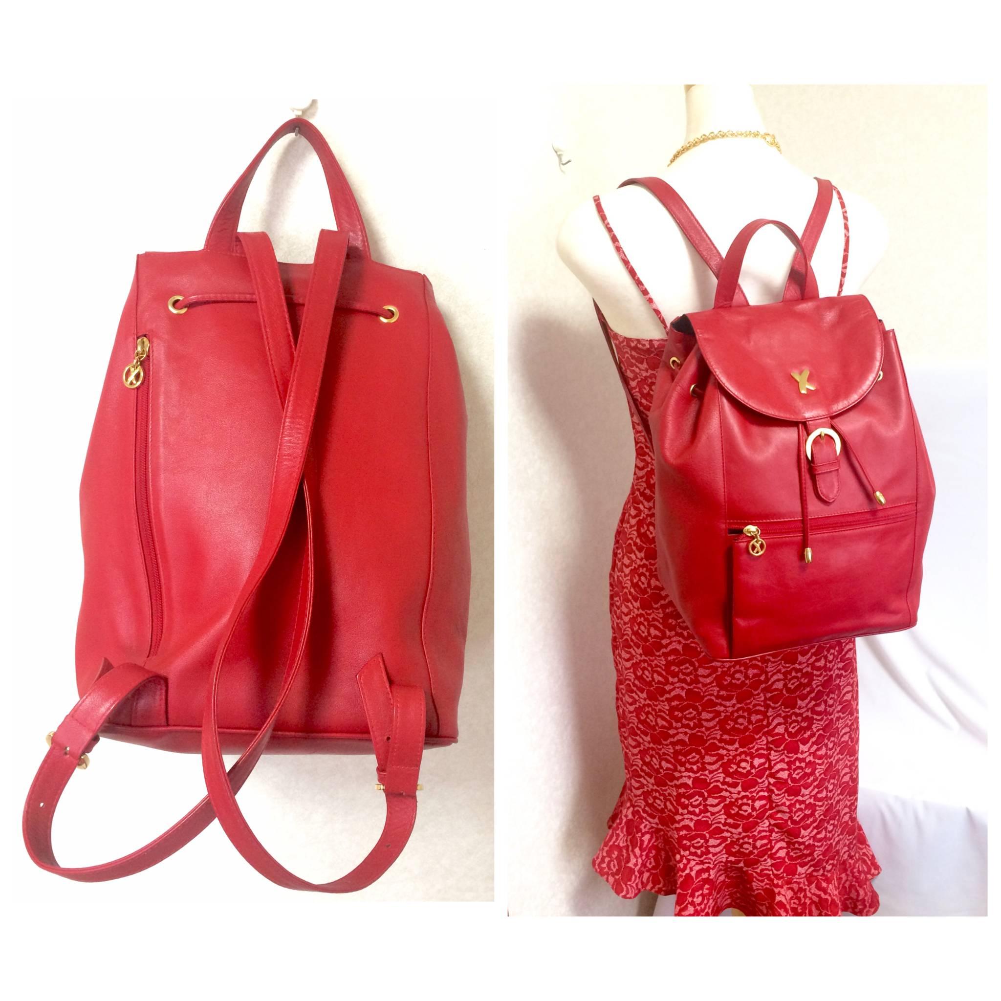 Vintage Paloma Picasso red leather backpack with golden logo motifs. Classic bag 5