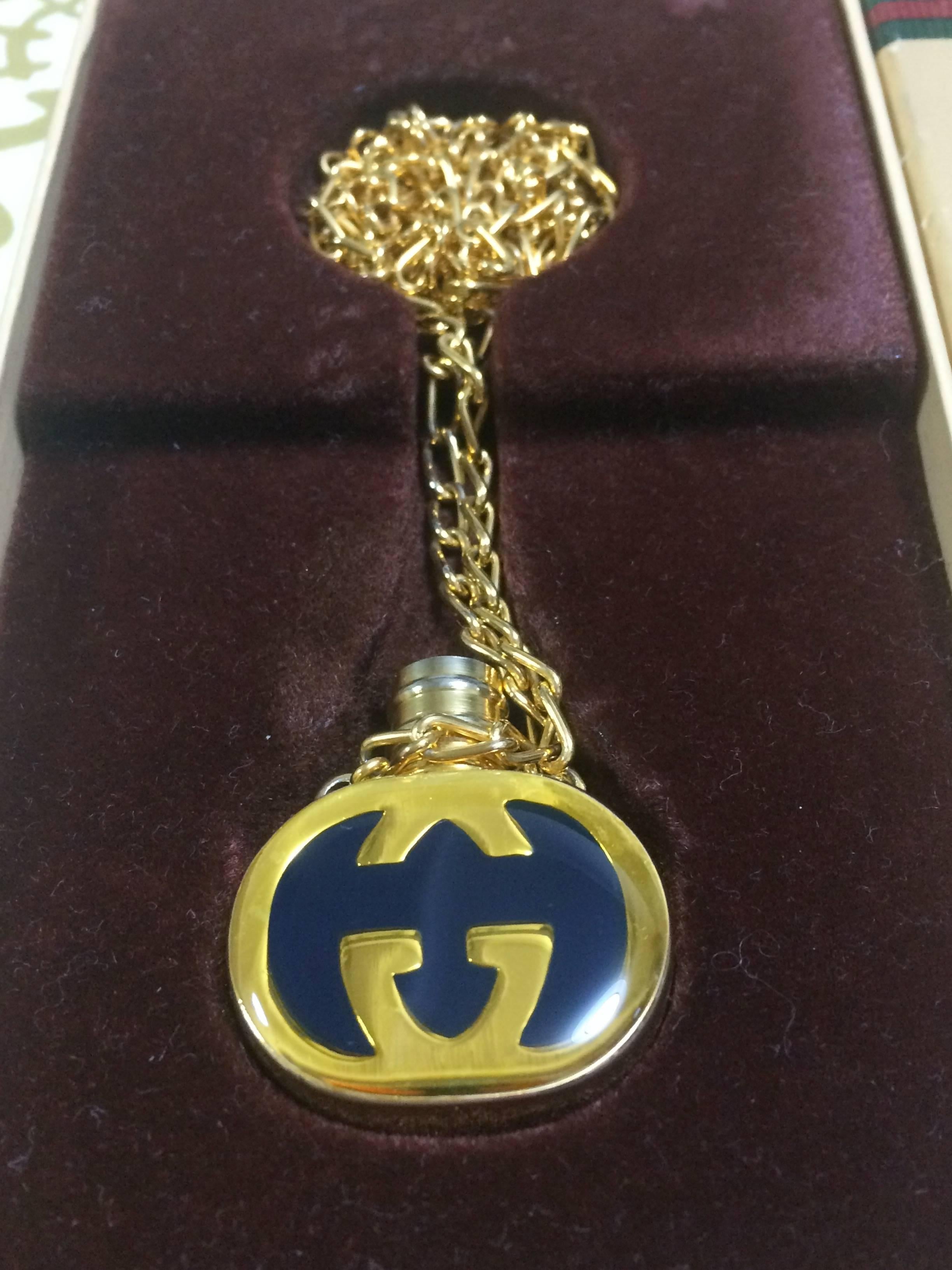 gucci perfume necklace