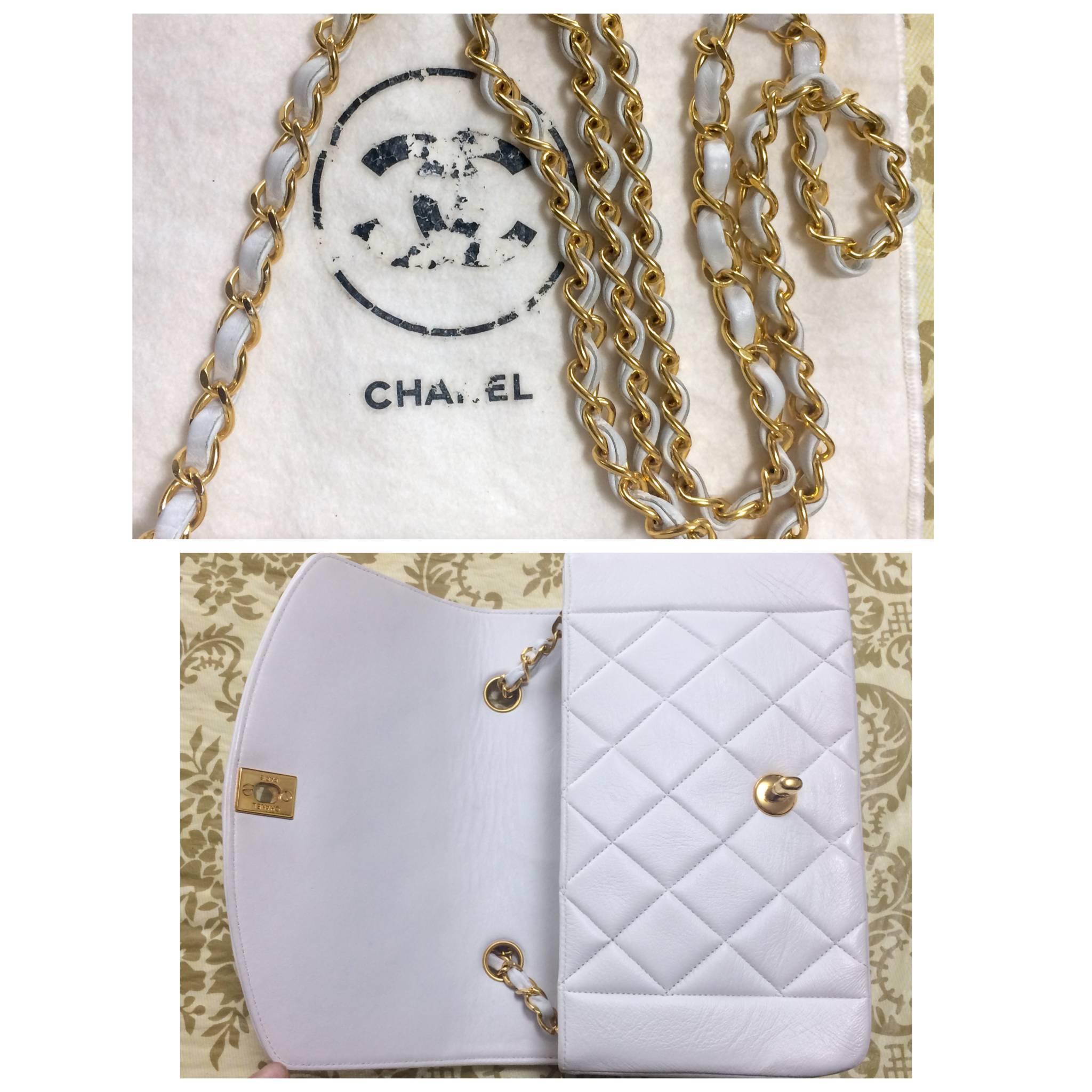 Vintage Chanel classic 2.55 white color lamb leather shoulder bag with gold CC. 2
