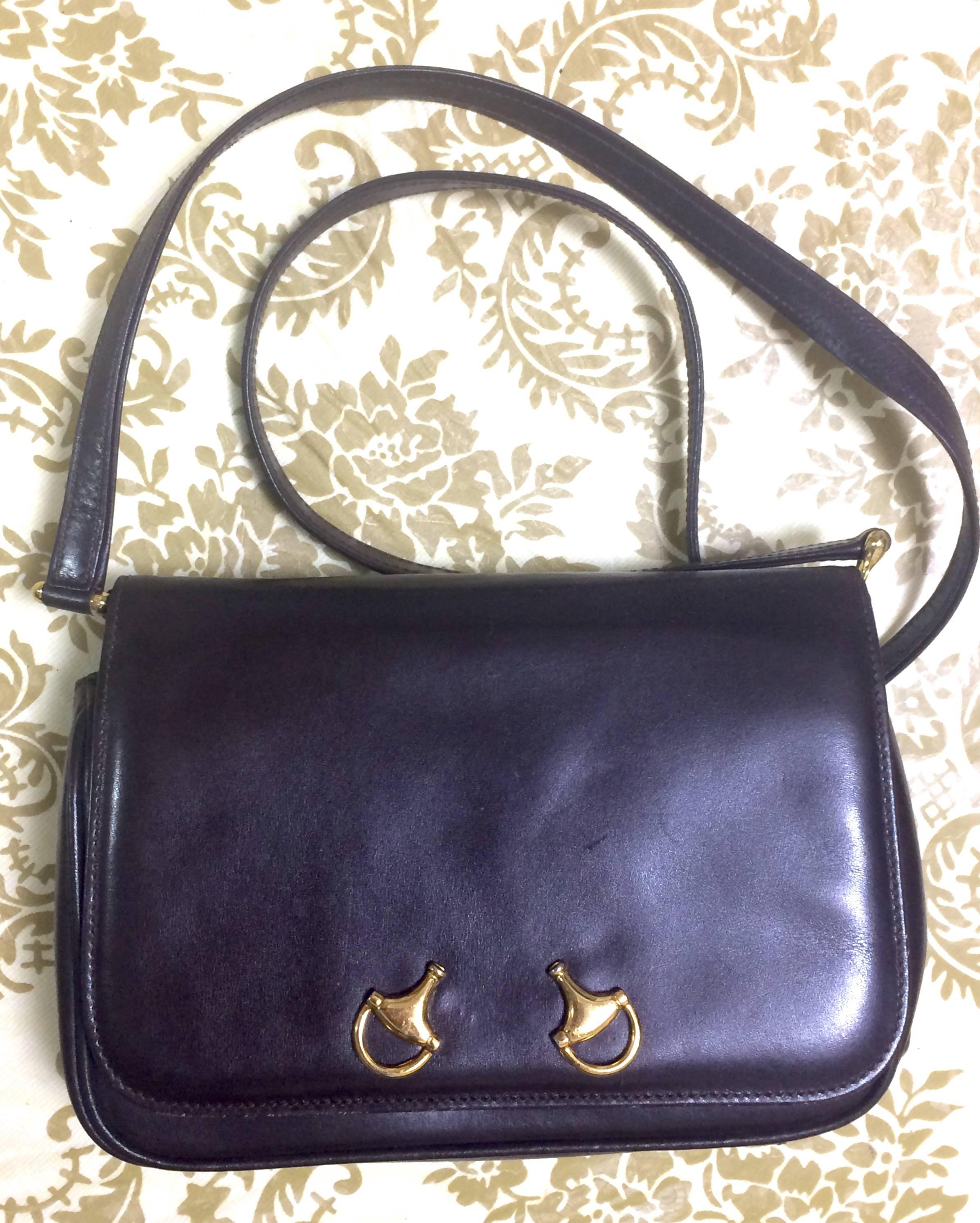 Vintage Gucci dark brown leather classic shoulder bag with 2 horsebit motifs. 4