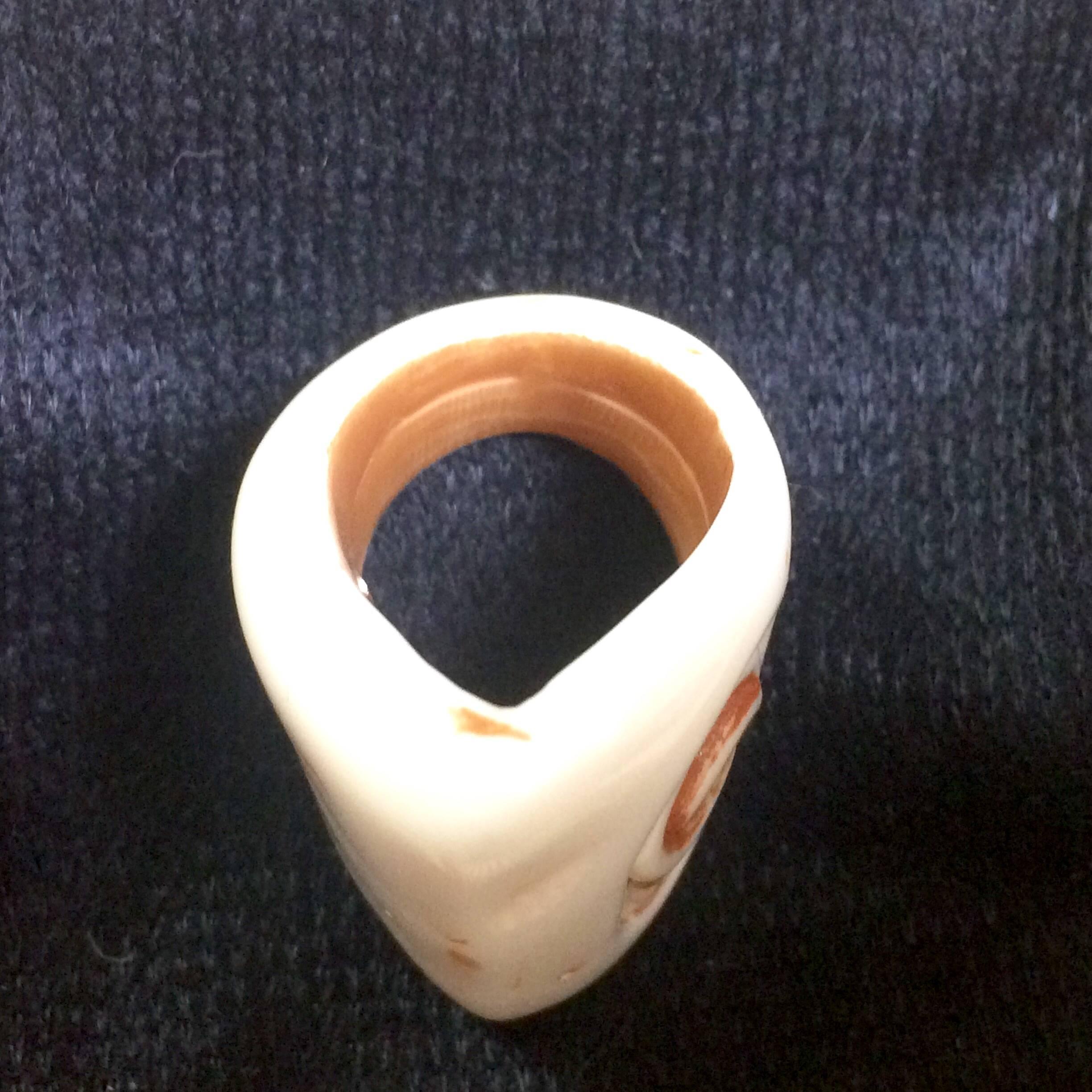 Vintage CHANEL ivory bone, stone design thick plastic ring with engraved CC mark In Good Condition For Sale In Kashiwa, Chiba