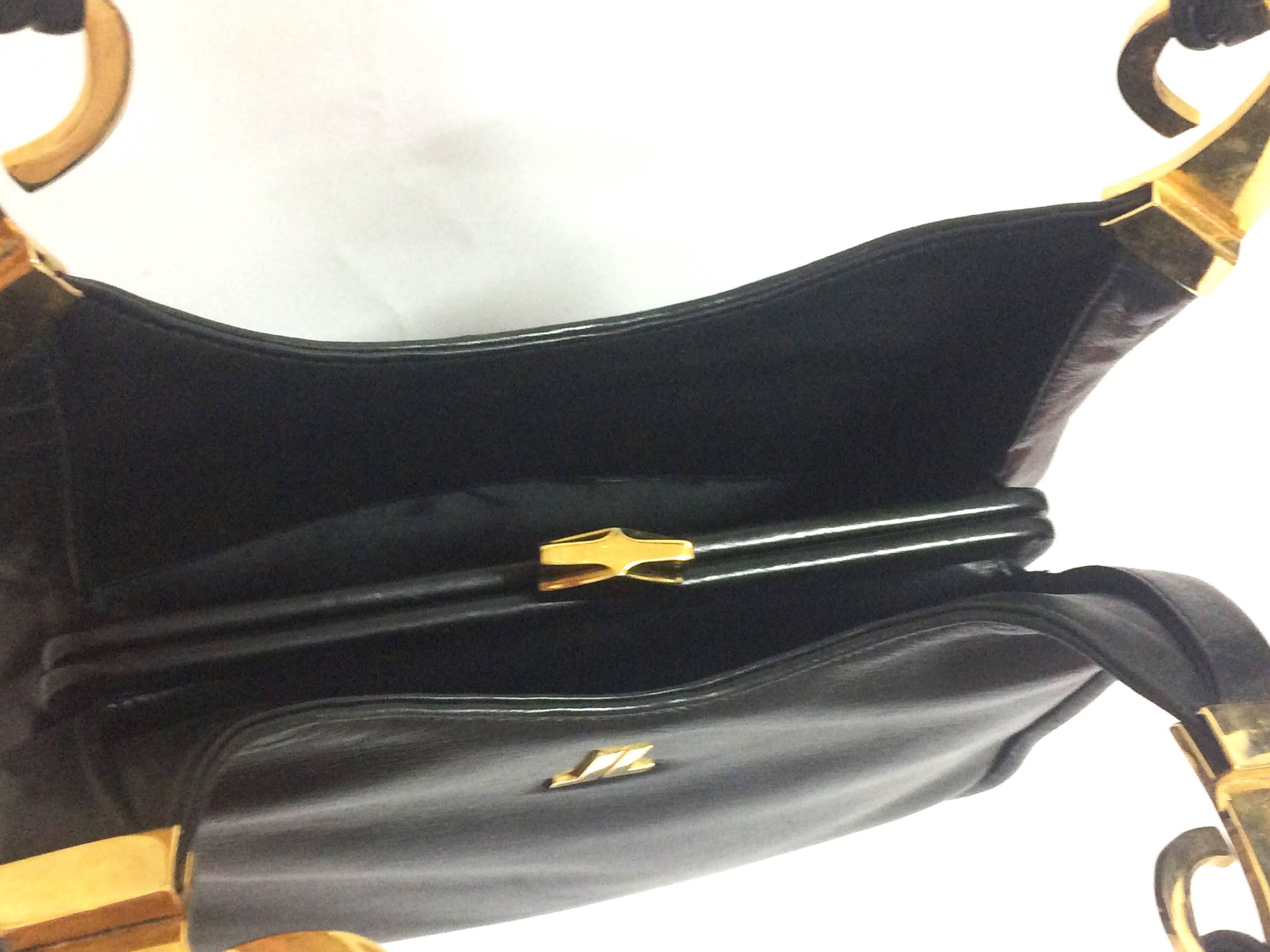 Women's Vintage LANVIN black leather trapezoid shape shoulder bag with kiss lock closure For Sale