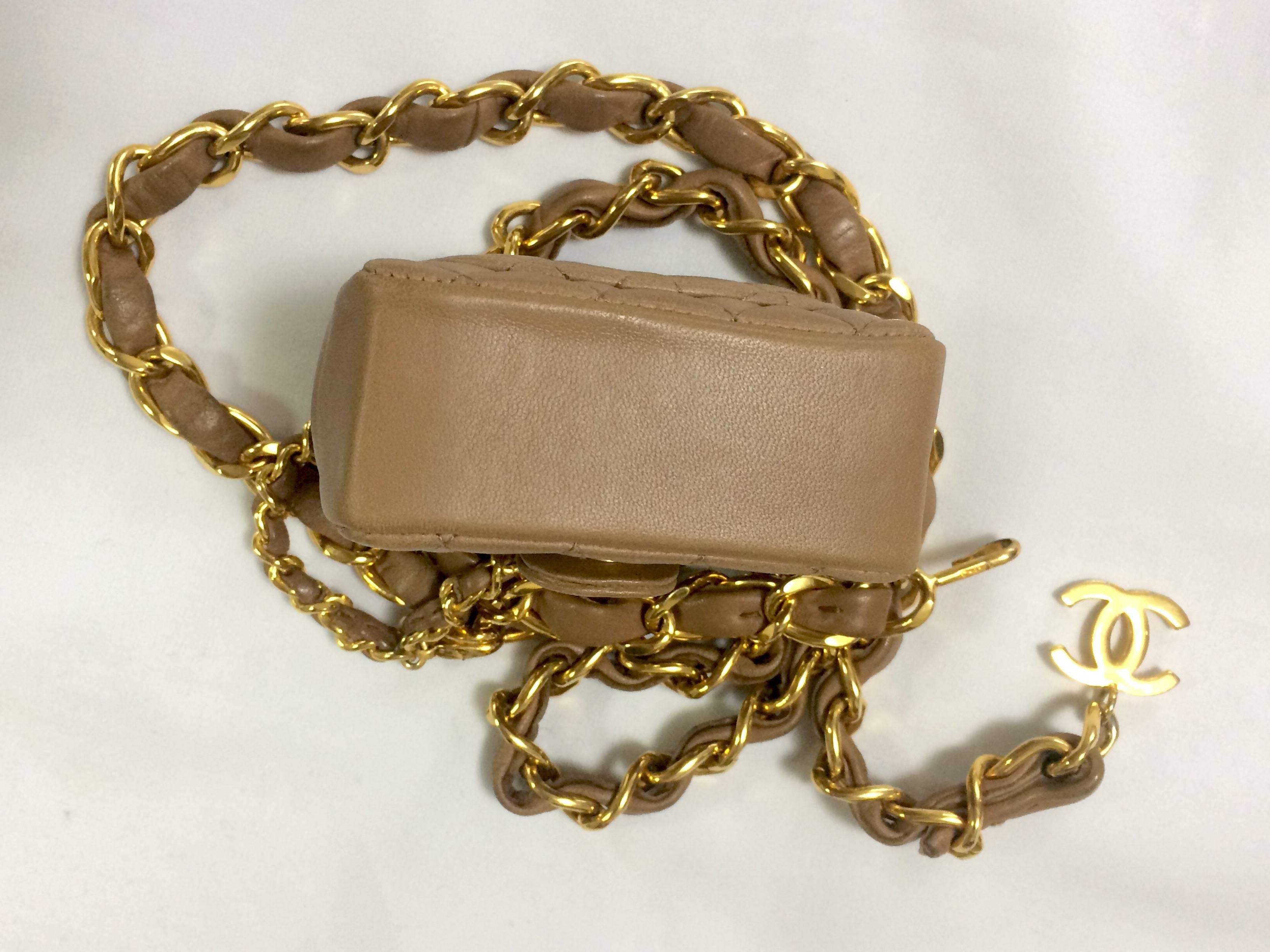 Vintage CHANEL brown lambskin mini 2.55 bag charm chain leather belt with CC. In Good Condition In Kashiwa, Chiba