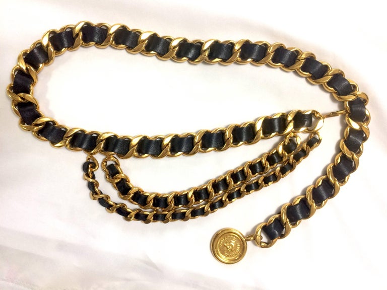 Vintage CHANEL black leather golden chain belt with CC and  display picture 1