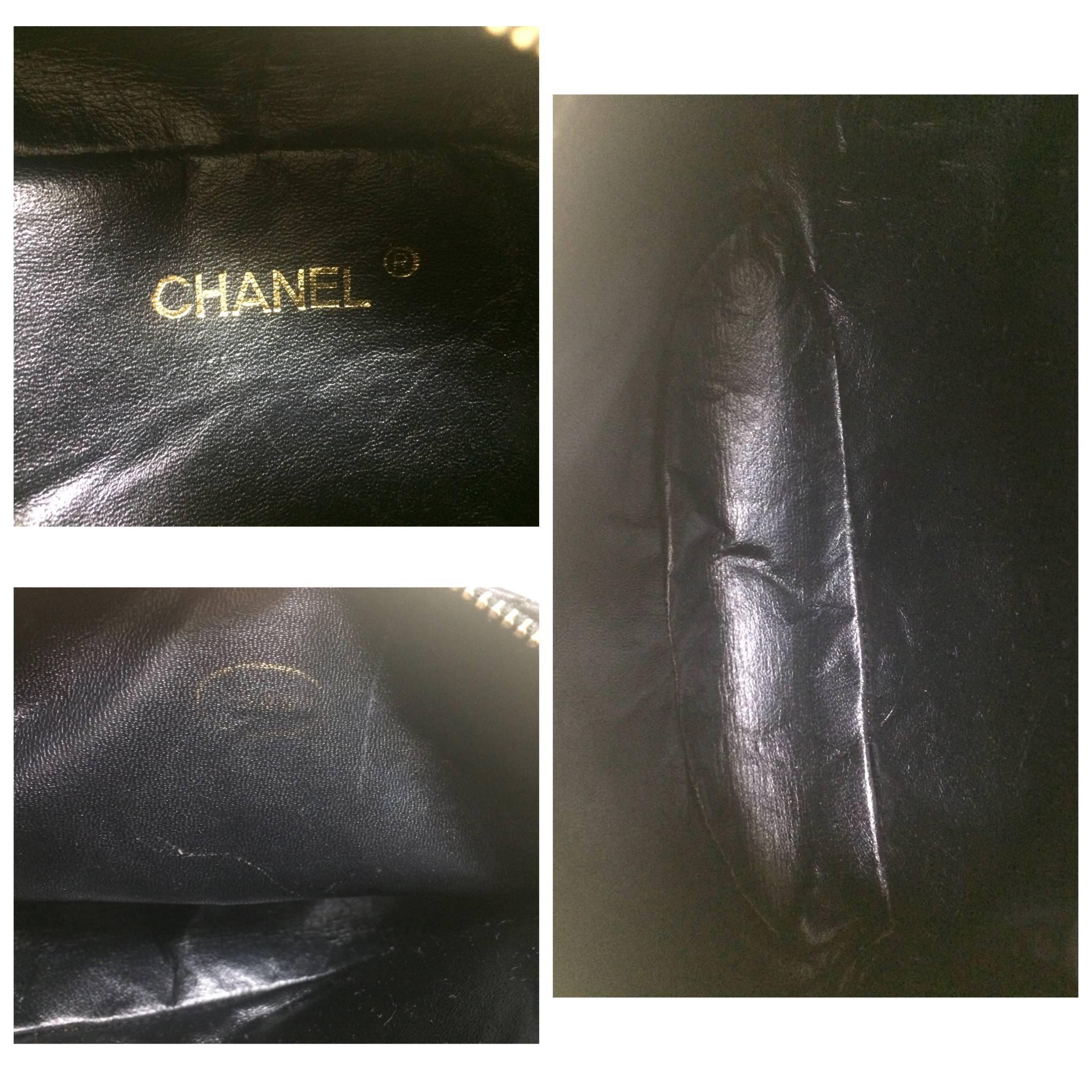 Vintage CHANEL black leather waist bag, fanny pack with belt and golden CC motif 3