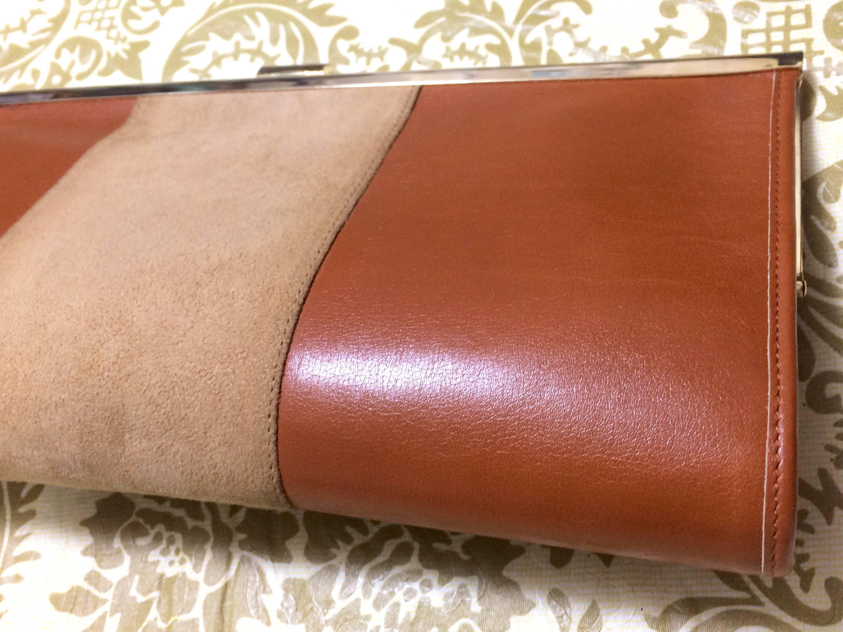 Vintage Christian Dior beige suede and tanned brown leather clutch purse In Good Condition For Sale In Kashiwa, Chiba