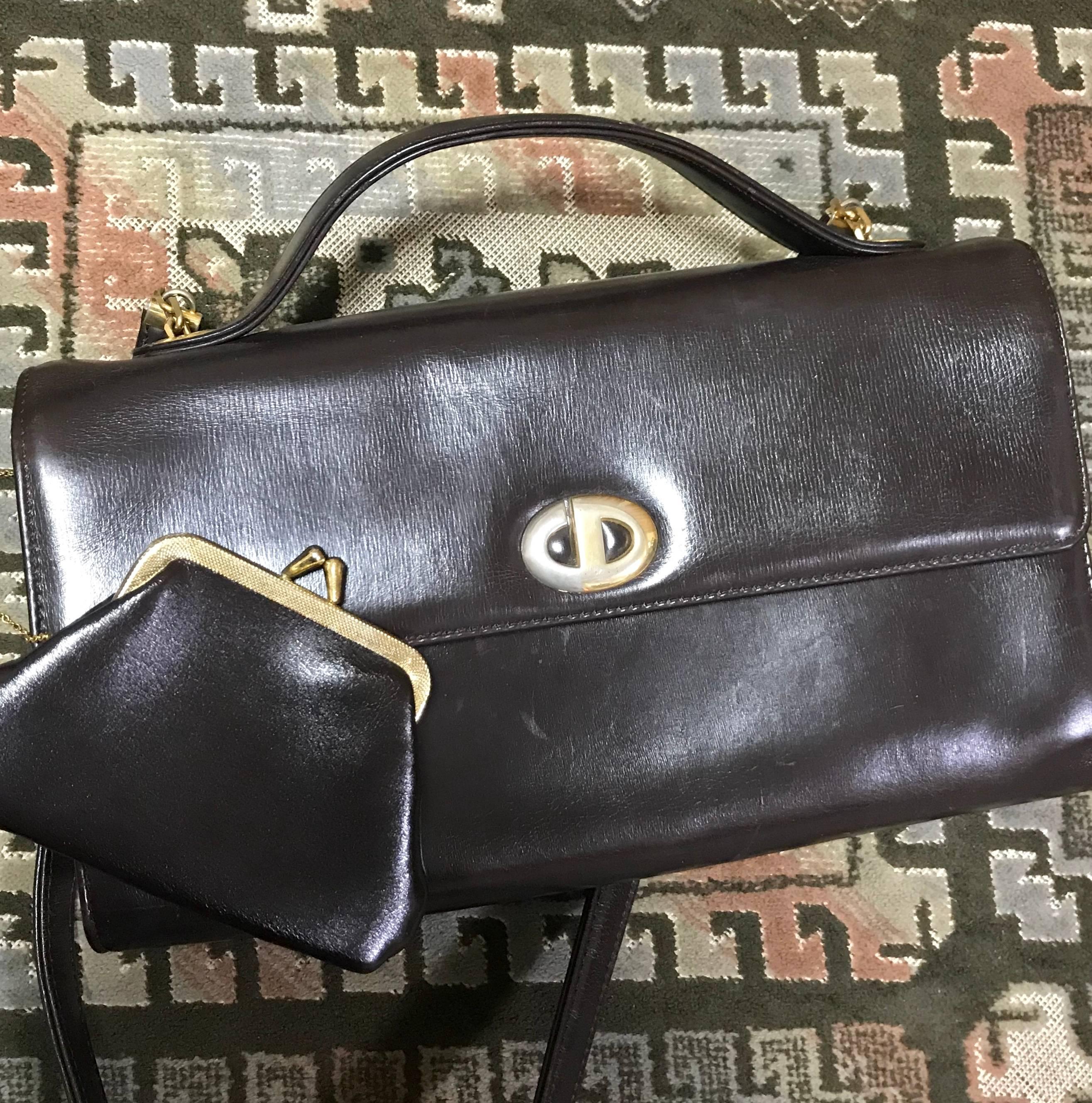 Vintage Christian Dior dark brown leather shoulder bag with CD motif and strap. In Good Condition For Sale In Kashiwa, Chiba