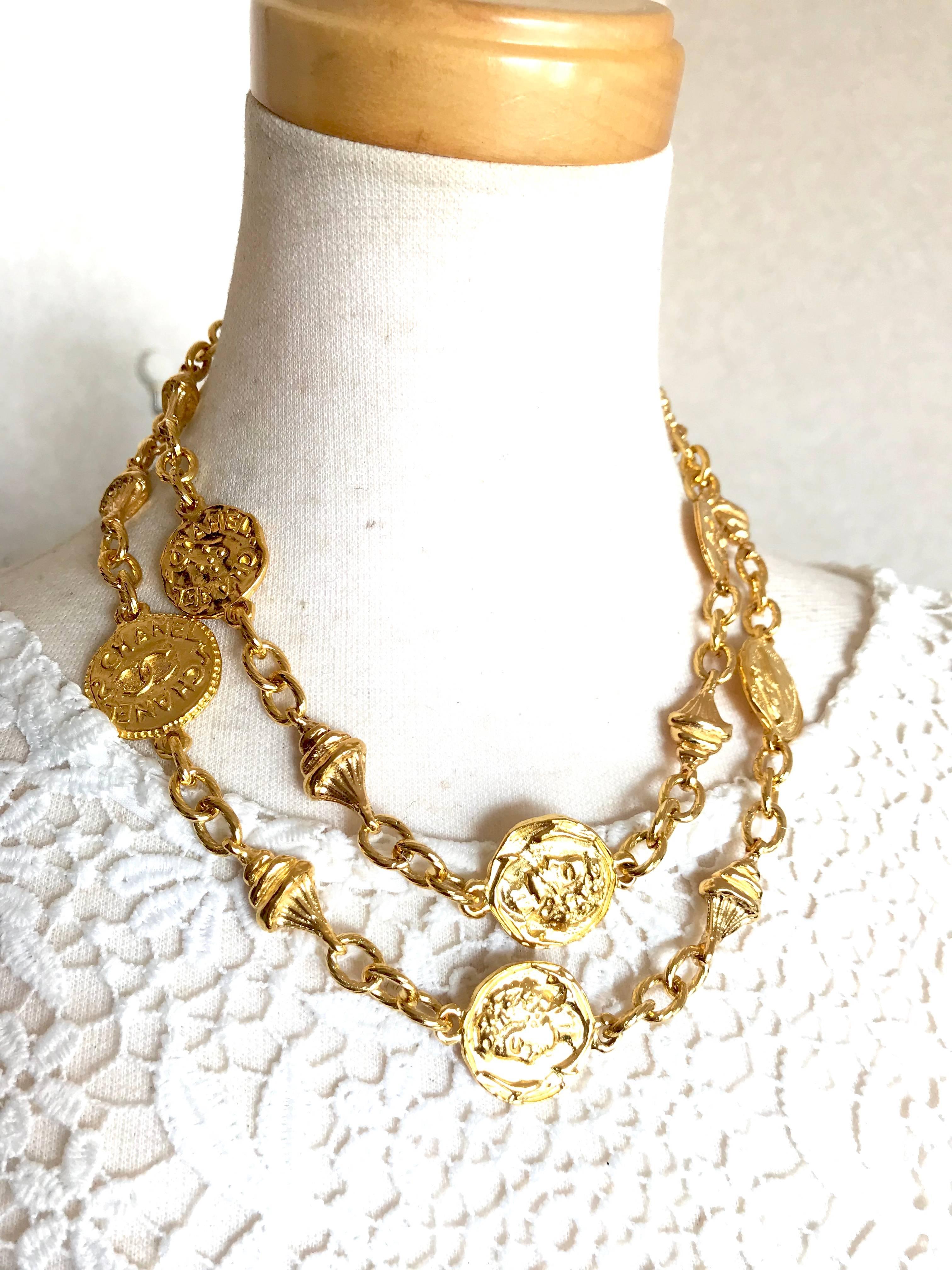 Vintage Chanel Golden Long Chain Necklace with CC Mark Charm, Can Be Belt Too In Excellent Condition In Kashiwa, Chiba