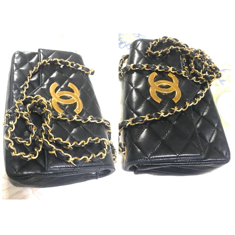 vintage CHANEL black lambskin shoulder bag with golden large CC