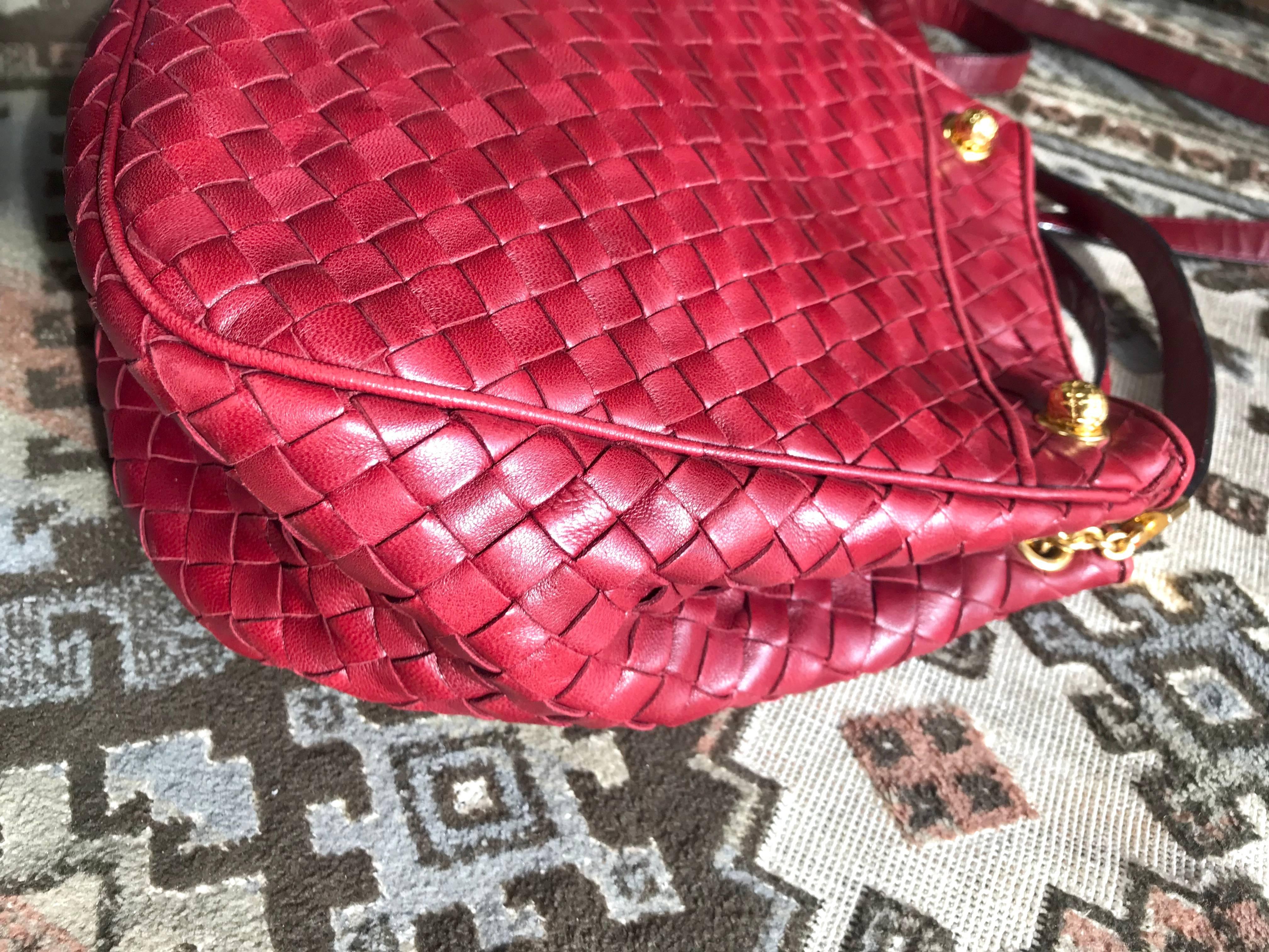 Vintage Bottega Veneta wine red intrecciato woven lamb leather hobo shoulder bag In Good Condition In Kashiwa, Chiba