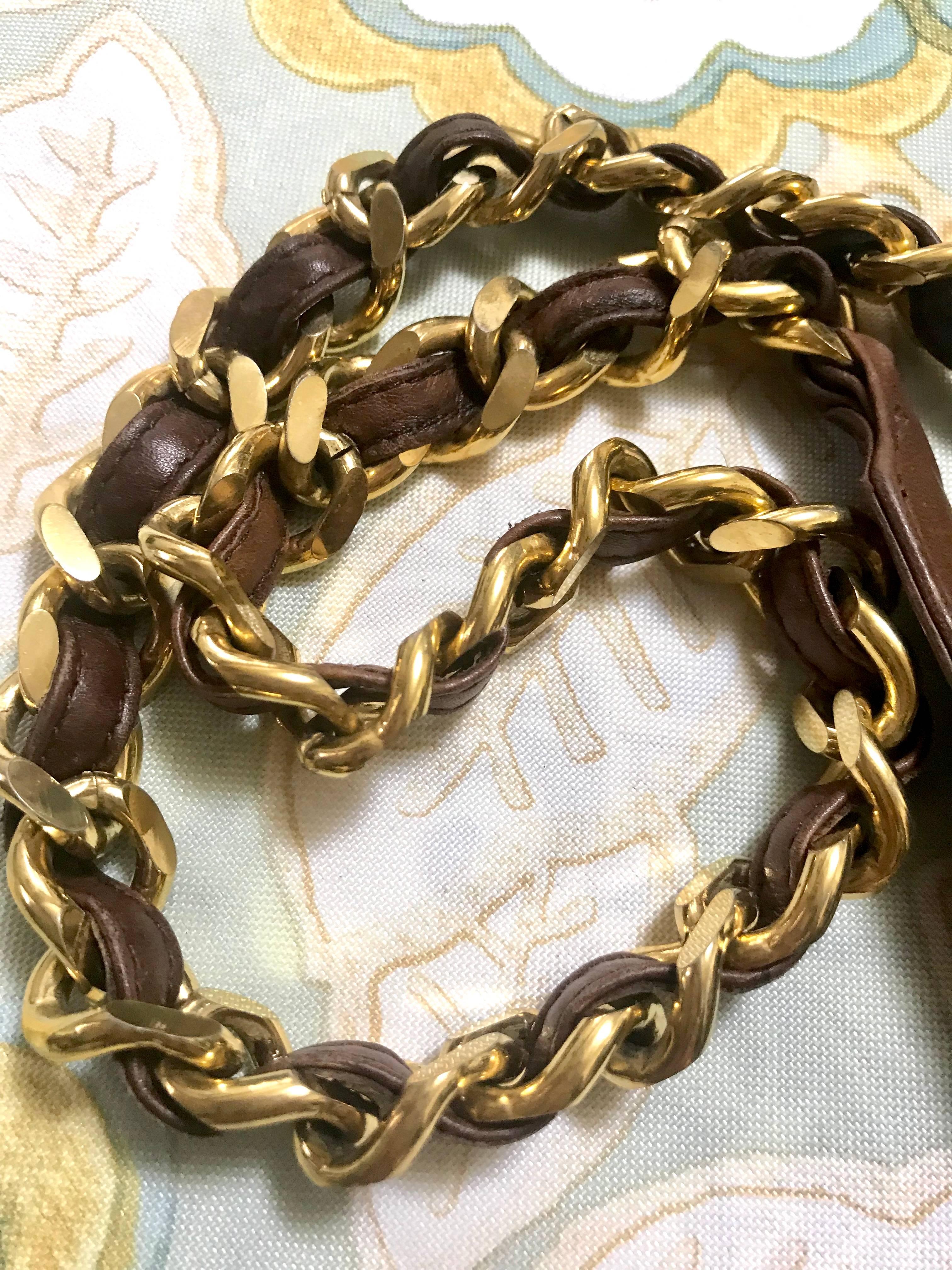 Brown Vintage CHANEL brown classic leathering chain belt with golden square logo charm For Sale
