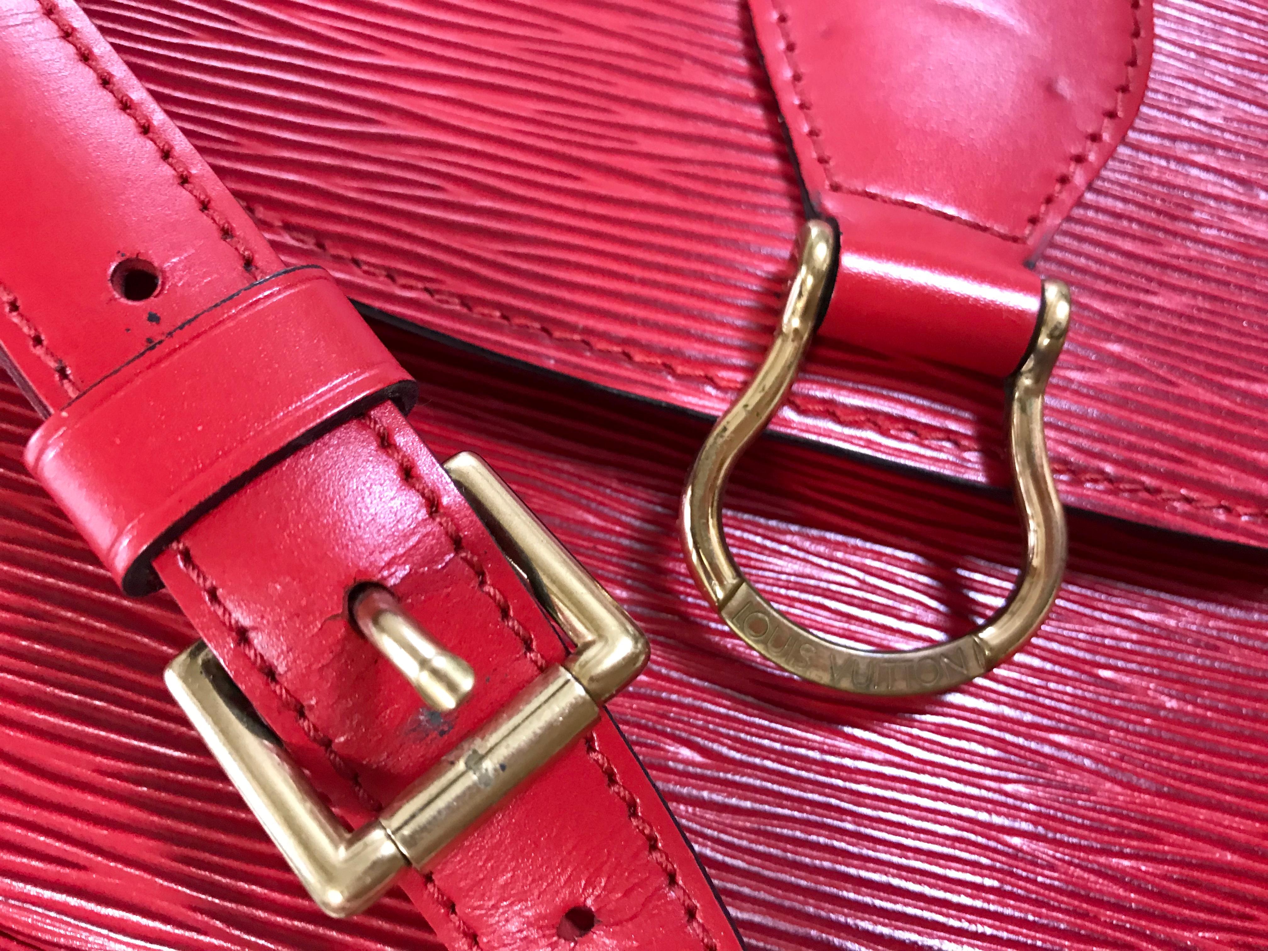 Vintage Louis Vuitton red epi leather shoulder bag. Classic purse. Beautiful. 6