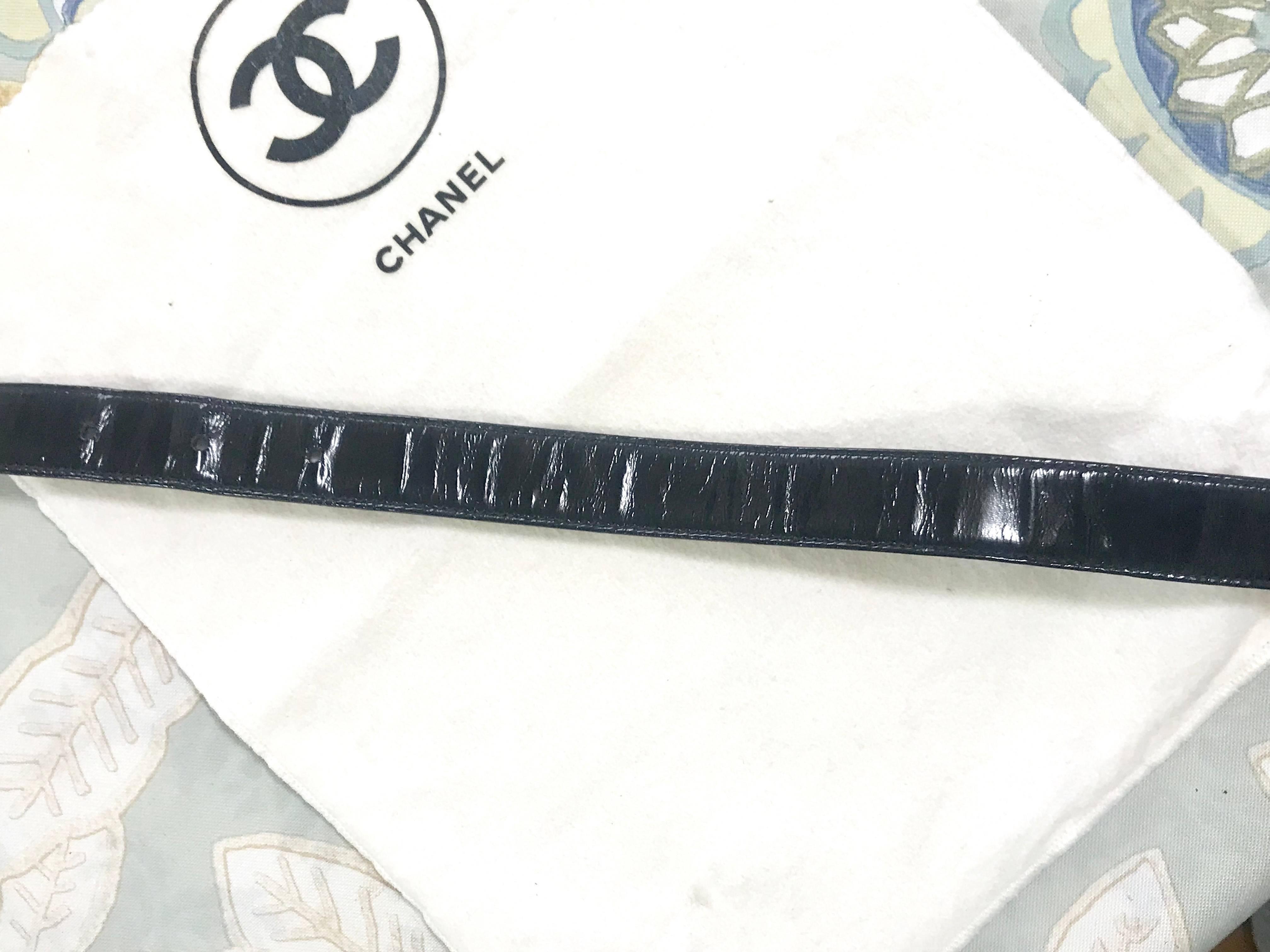 Vintage CHANEL black patent enamel chevron, V stitch fanny pack with golden CC. 5