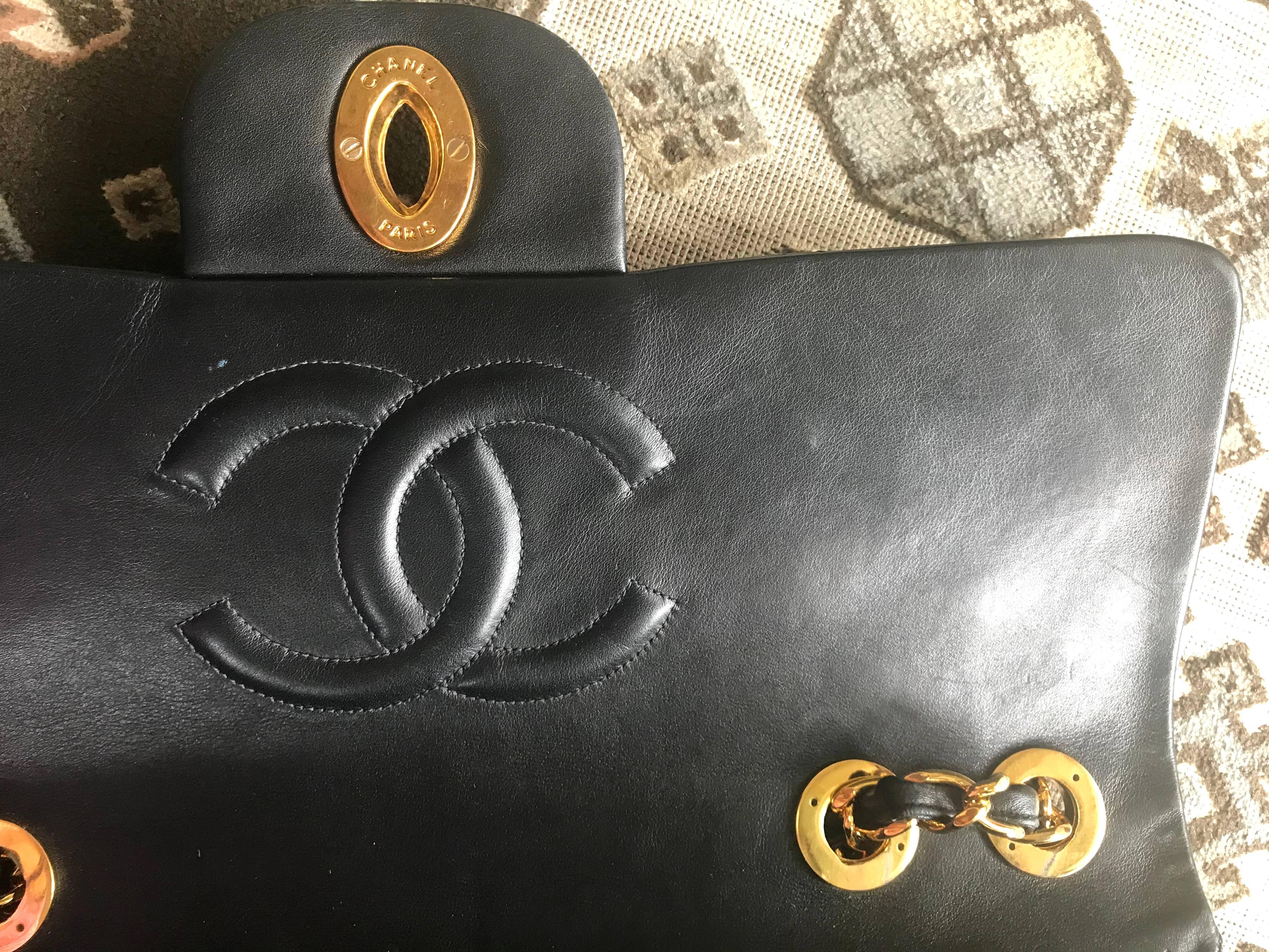 Vintage CHANEL black lamb leather large, jumbo classic flap 2.55 shoulder bag. For Sale 9