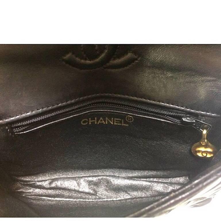 Vintage CHANEL black waist purse, fanny pack with golden CC and chain belt. Rare 3