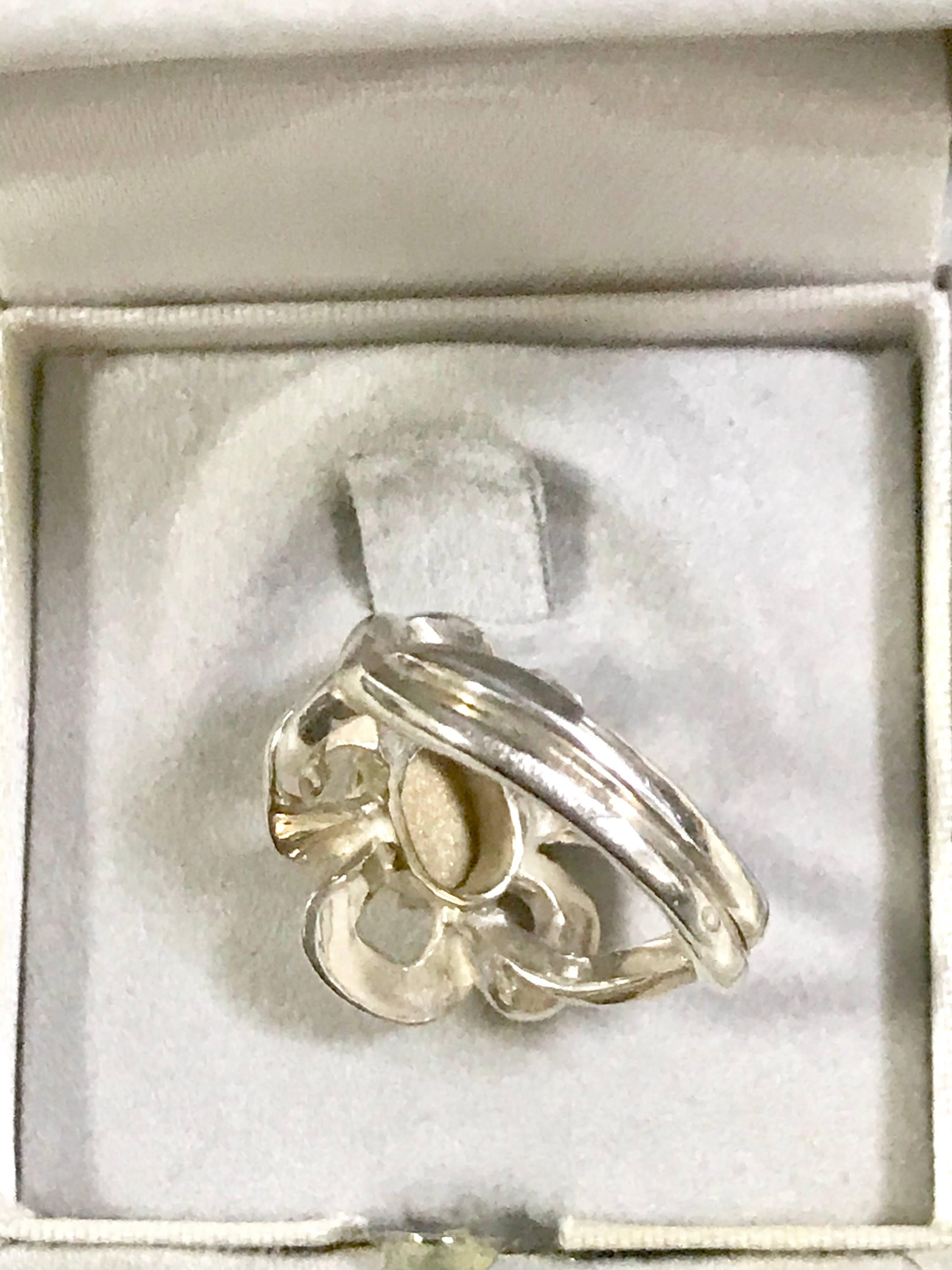 Vintage Hermes 925 silver and 18k gold flower design ring. With original case. For Sale 3