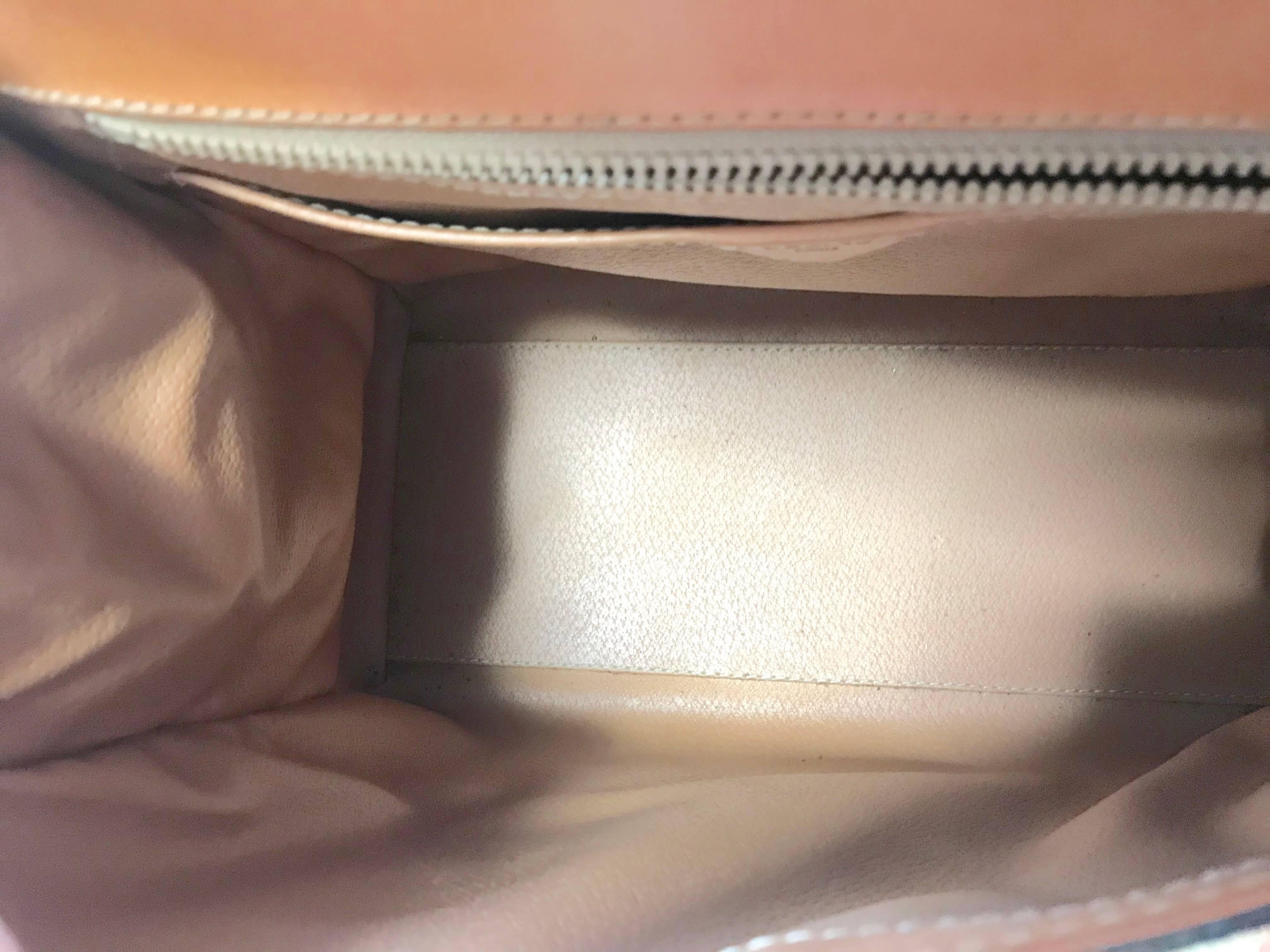 Vintage CELINE brown logo printed Kelly style handbag with golden closure. For Sale 6