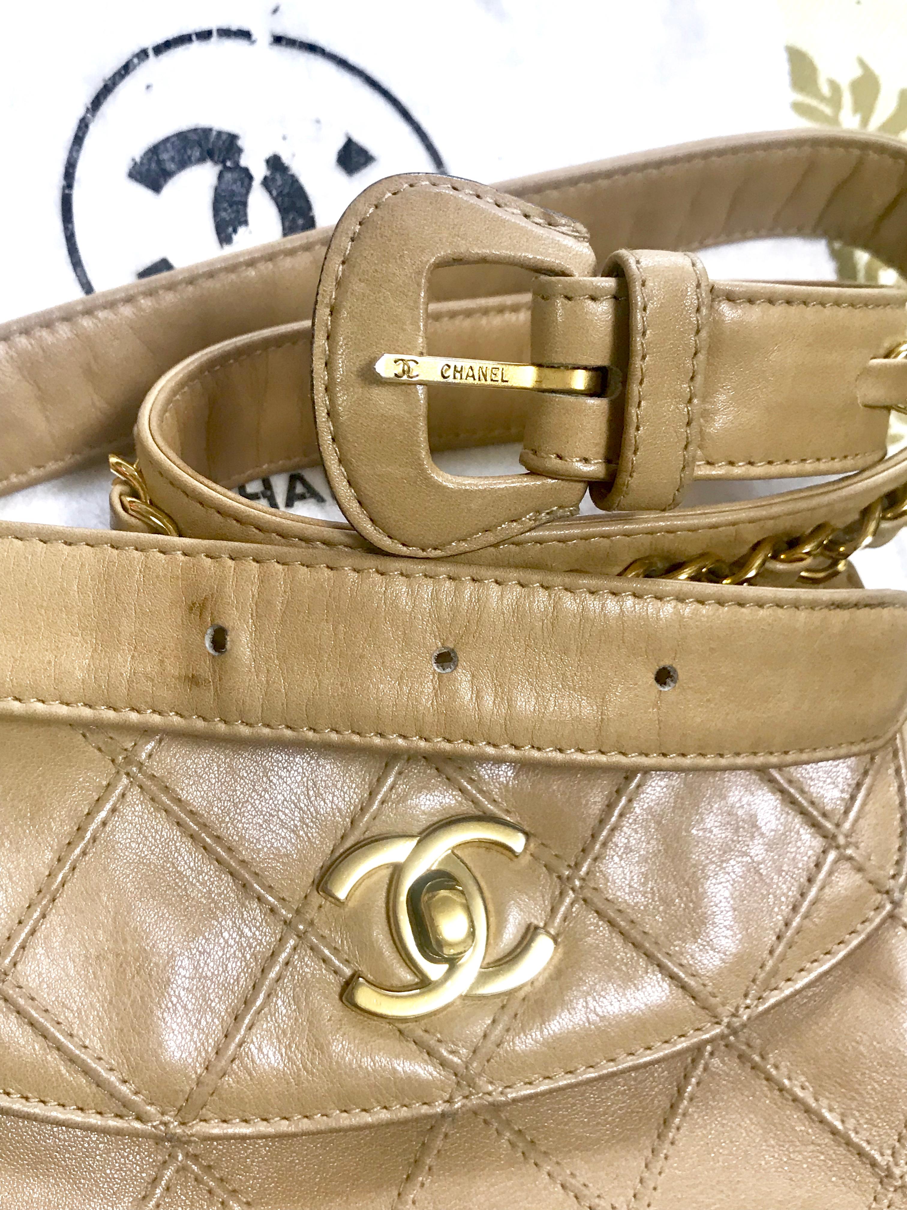 Brown Chanel Vintage beige calfskin waist purse / fanny pack / hip bag with gold CC 