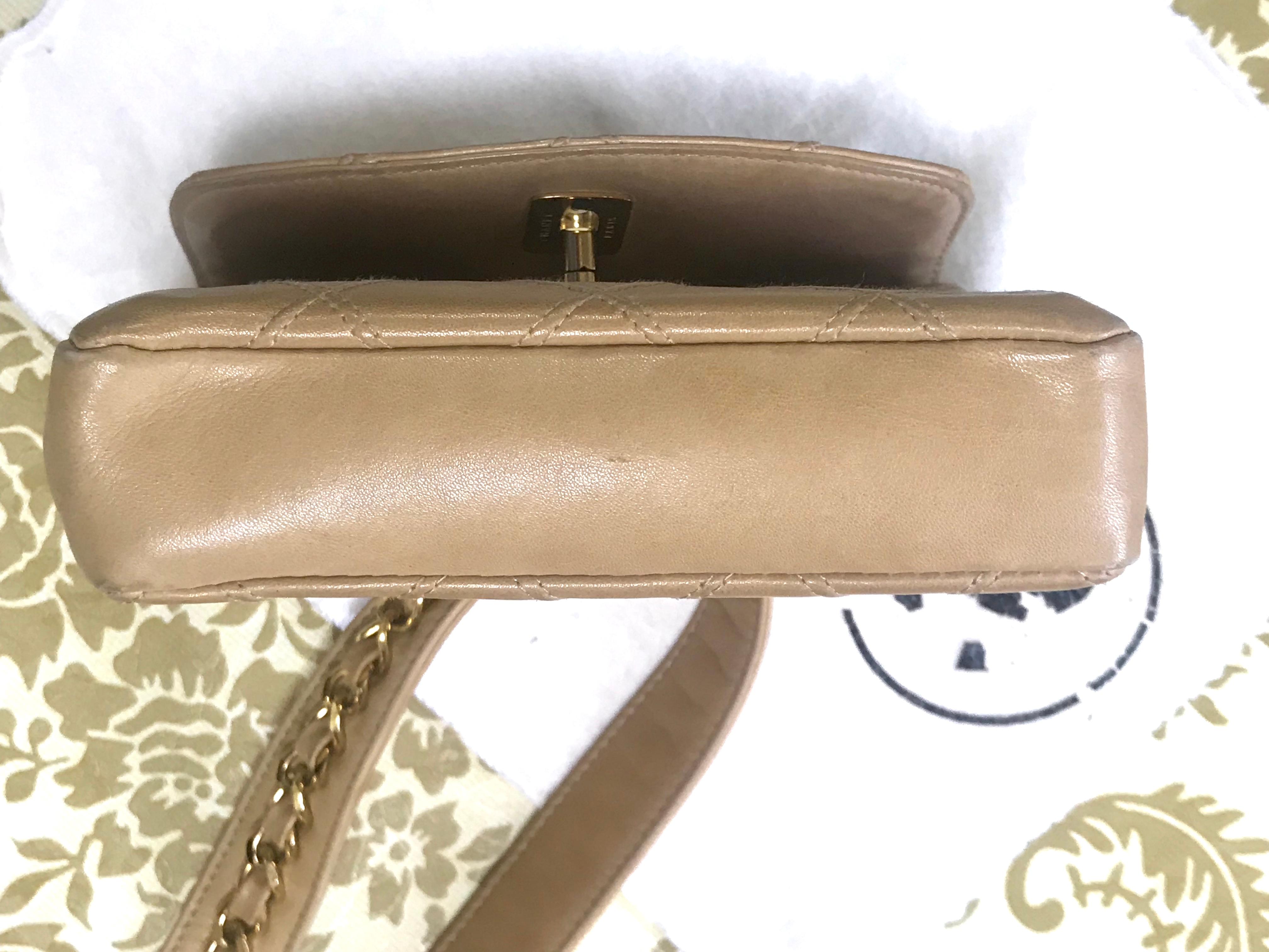 Chanel Vintage beige calfskin waist purse / fanny pack / hip bag with gold CC  1
