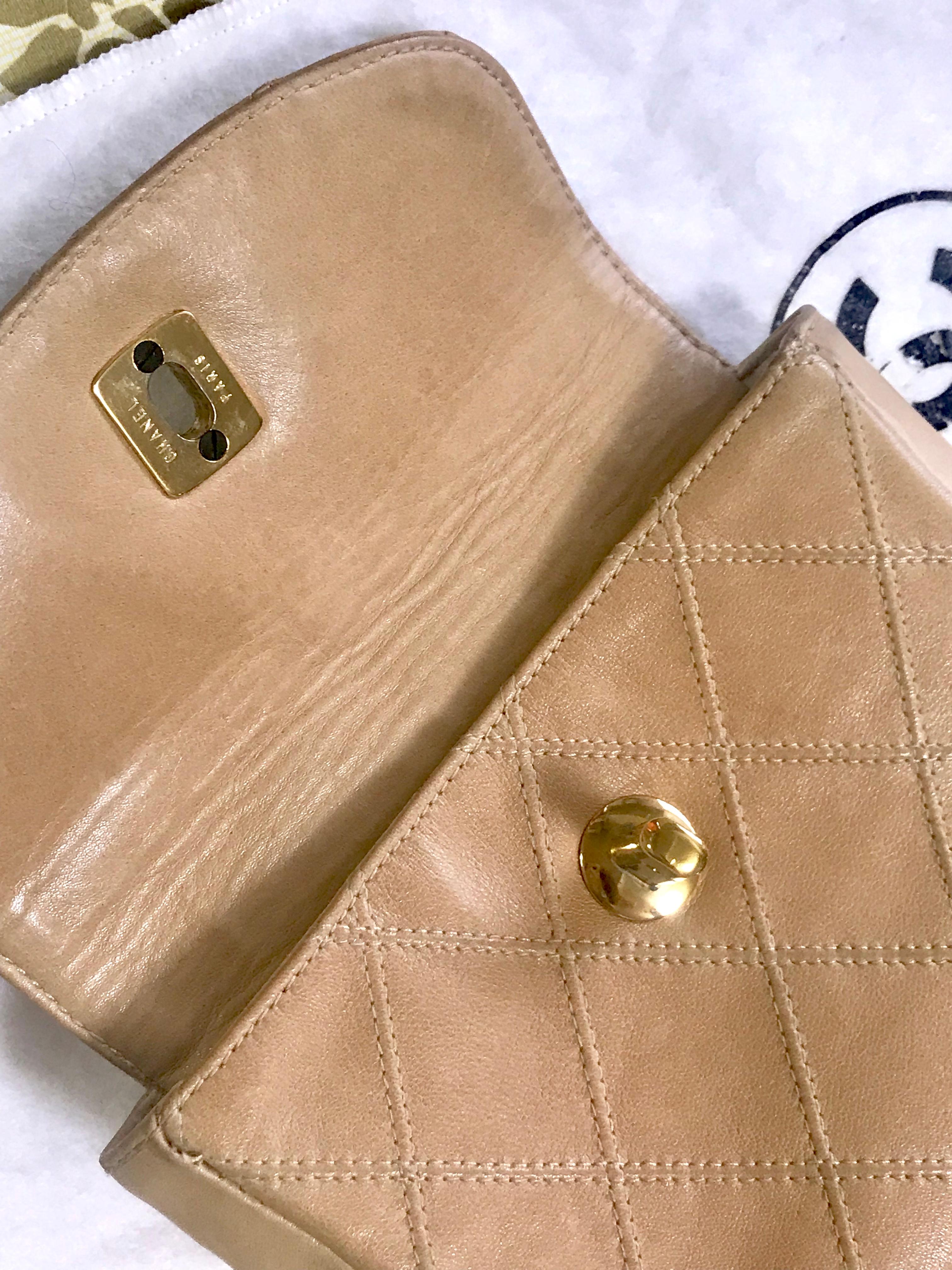 Chanel Vintage beige calfskin waist purse / fanny pack / hip bag with gold CC  2