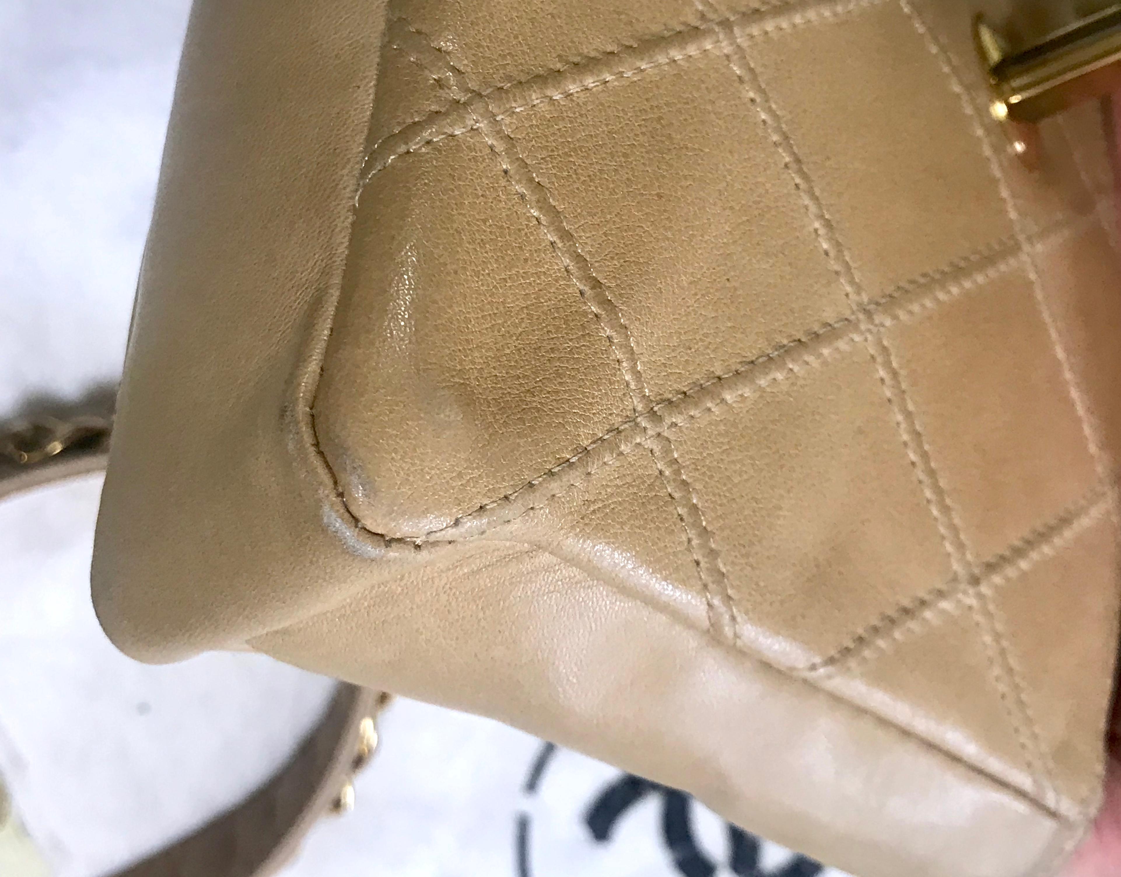 Chanel Vintage beige calfskin waist purse / fanny pack / hip bag with gold CC  5