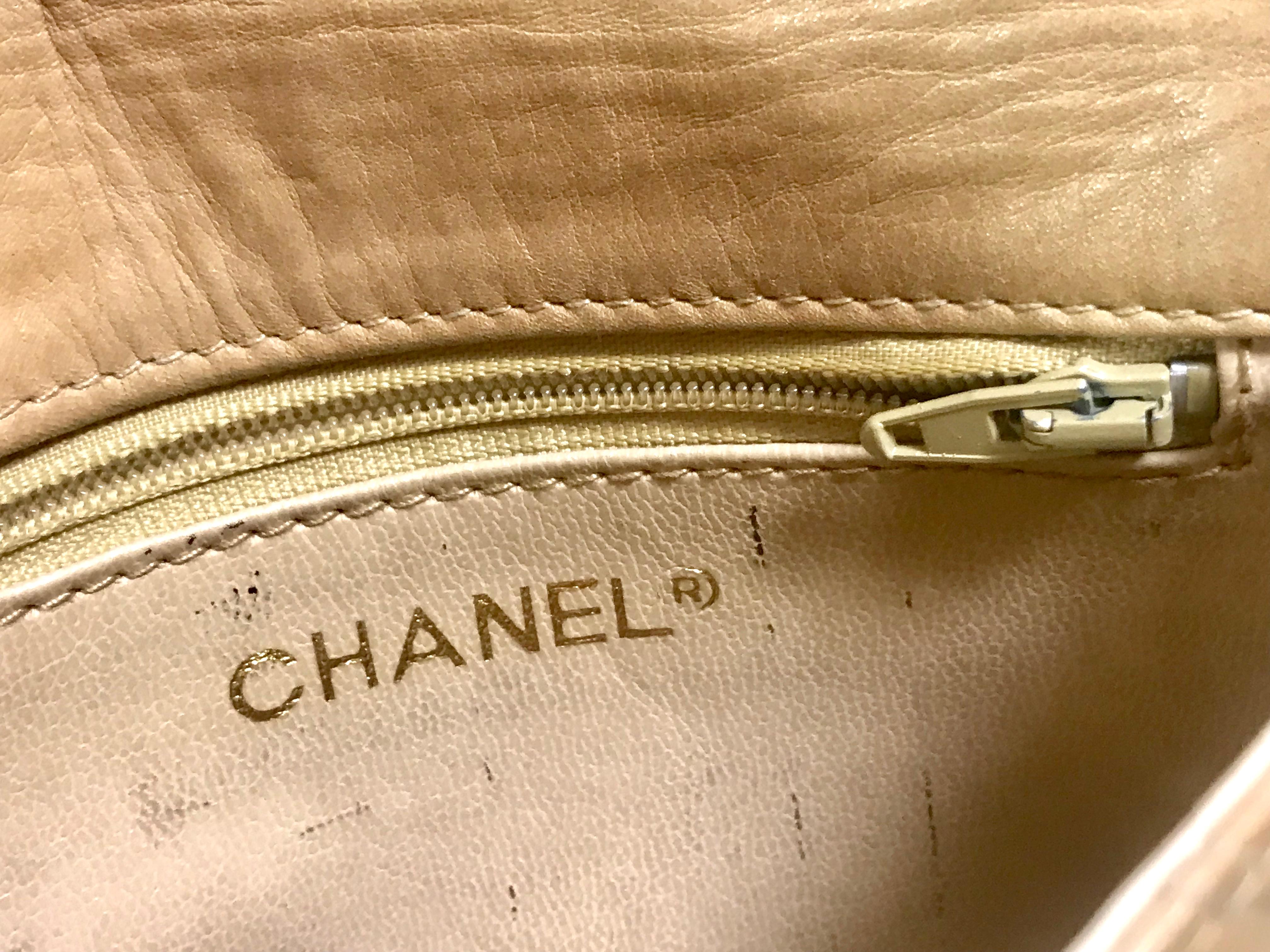 Chanel Vintage beige calfskin waist purse / fanny pack / hip bag with gold CC  8