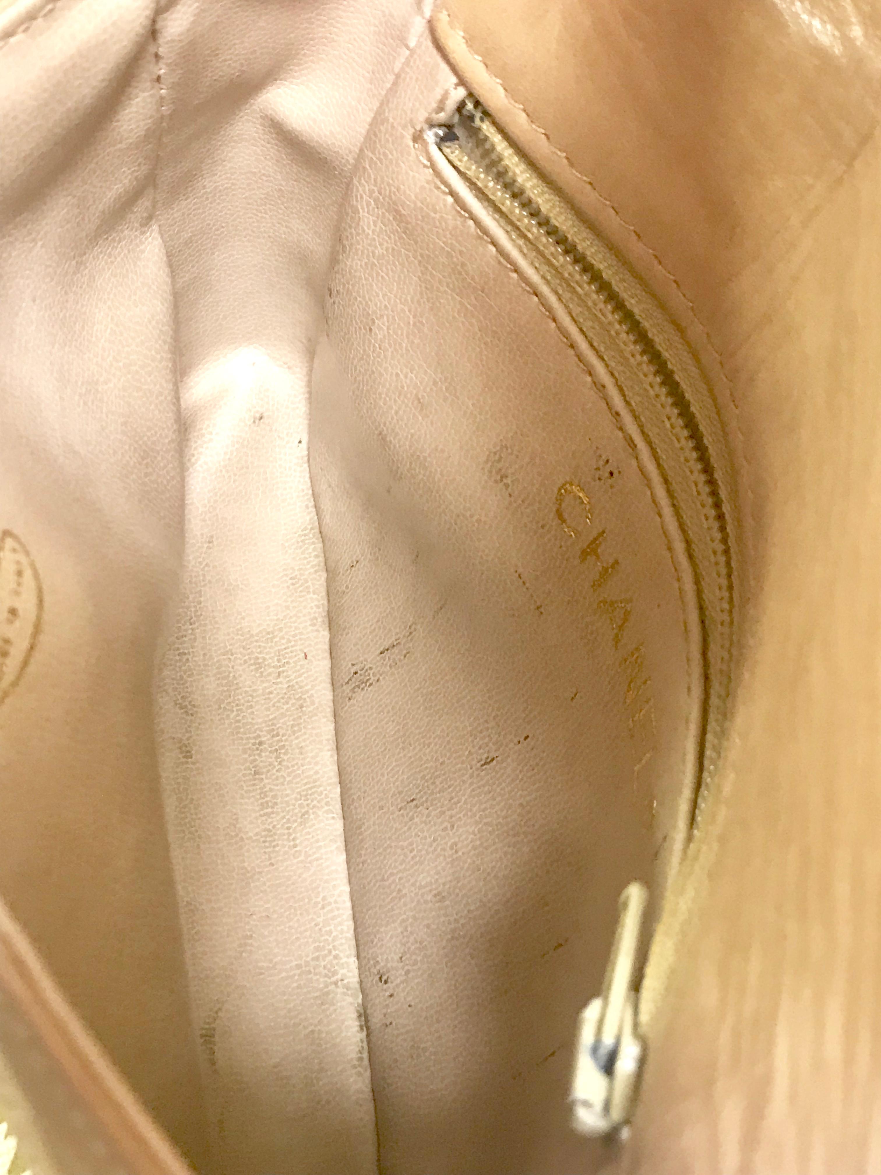 Chanel Vintage beige calfskin waist purse / fanny pack / hip bag with gold CC  10