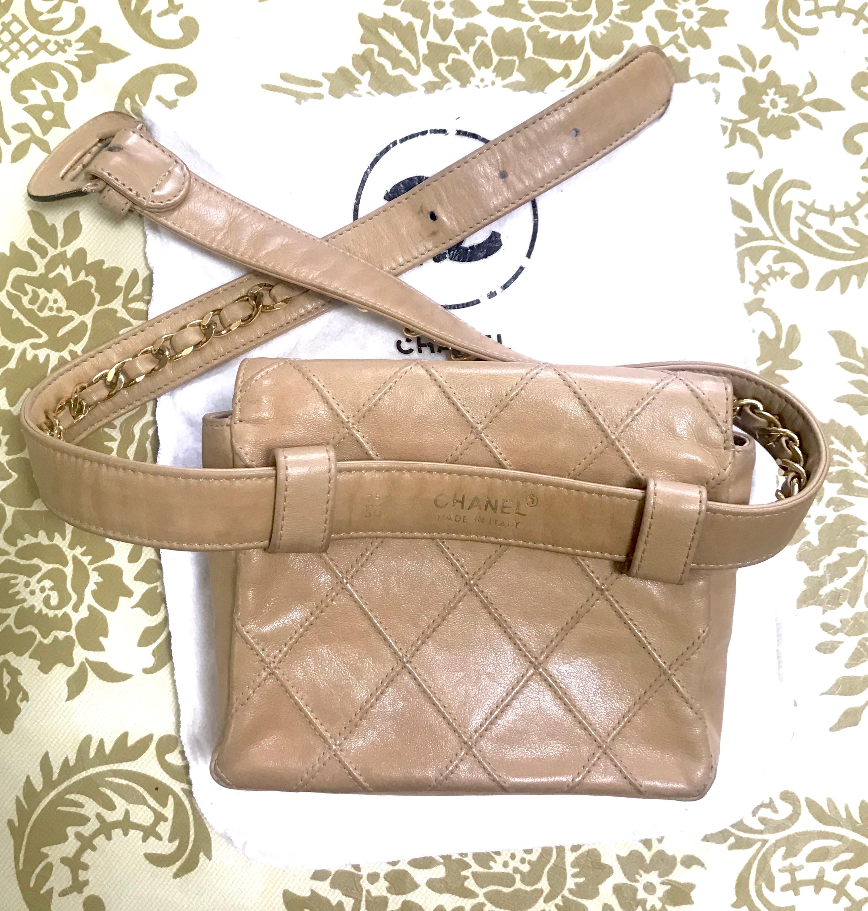 Chanel Vintage beige calfskin waist purse / fanny pack / hip bag with gold CC  11