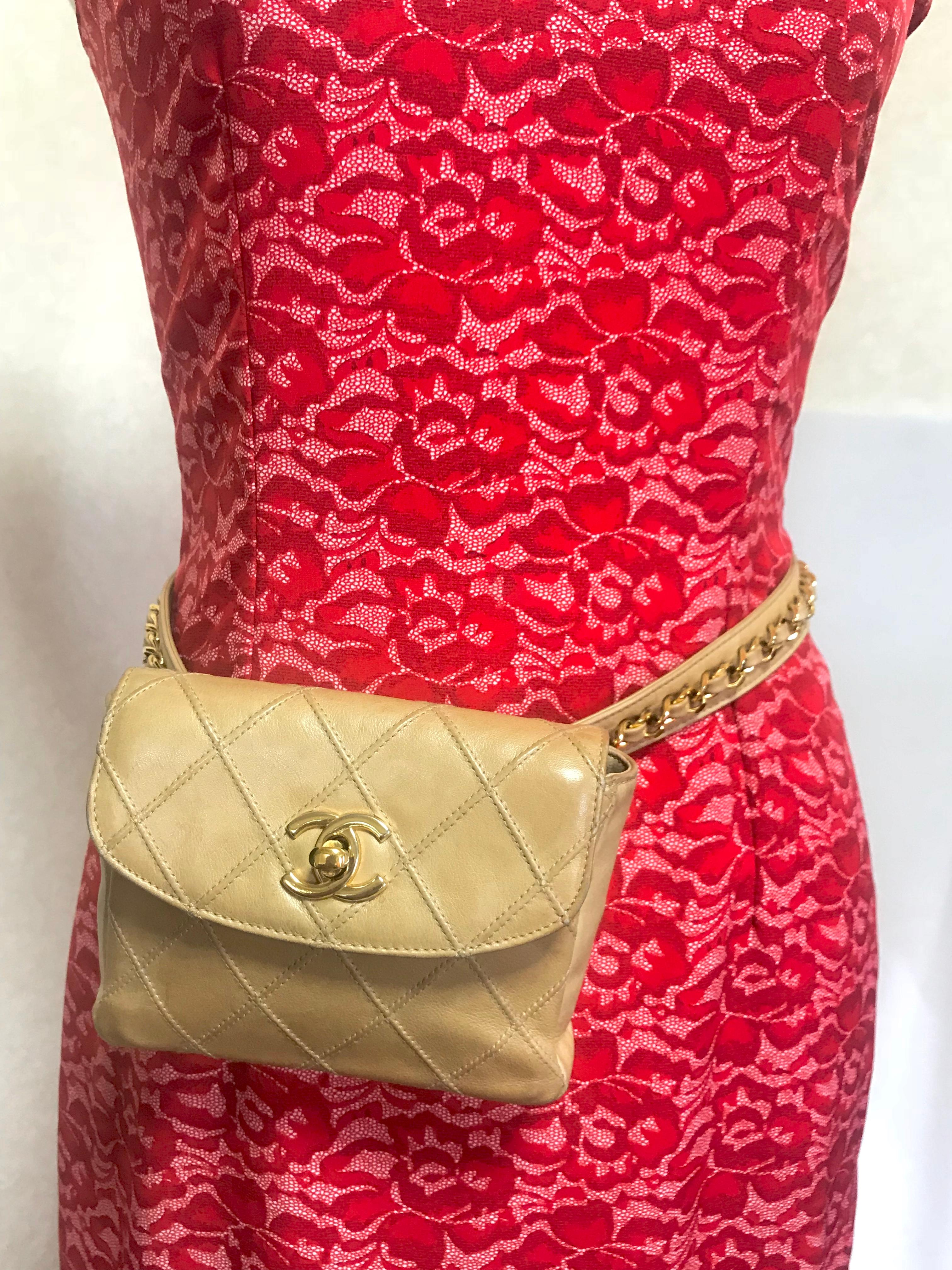 Chanel Vintage beige calfskin waist purse / fanny pack / hip bag with gold CC  13