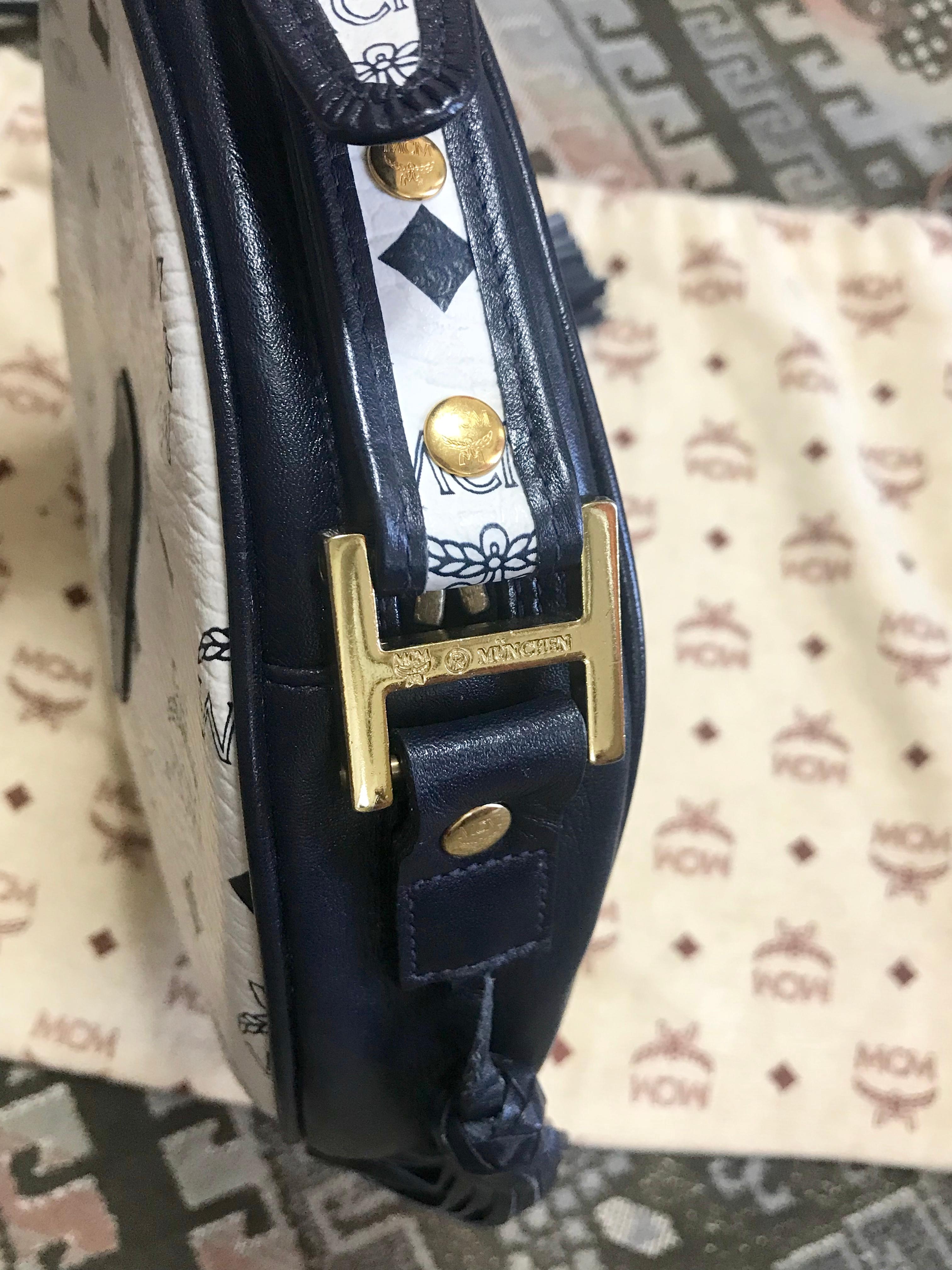 Vintage MCM navy and white monogram round Suzy Wong shoulder bag. Michael Cromer In Excellent Condition For Sale In Kashiwa, Chiba