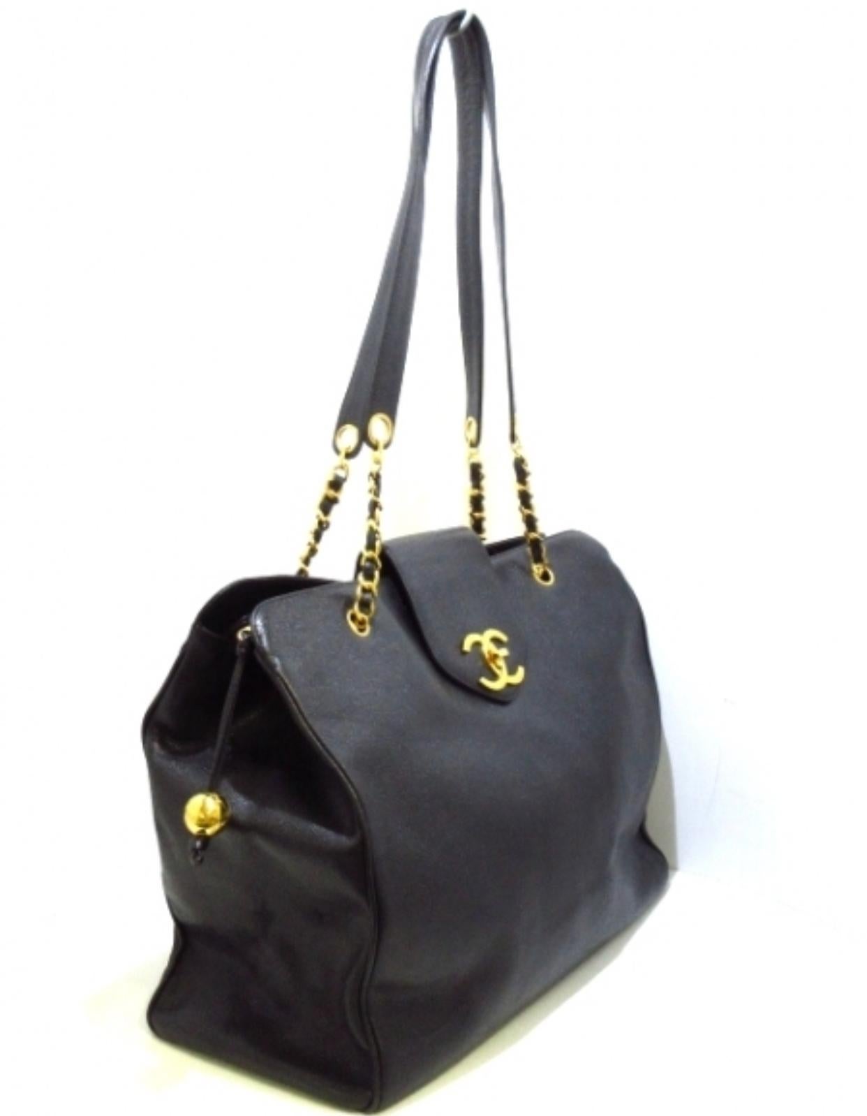 Vintage CHANEL black caviar leather Overnighter, Weekender bag, large chain bag. 4