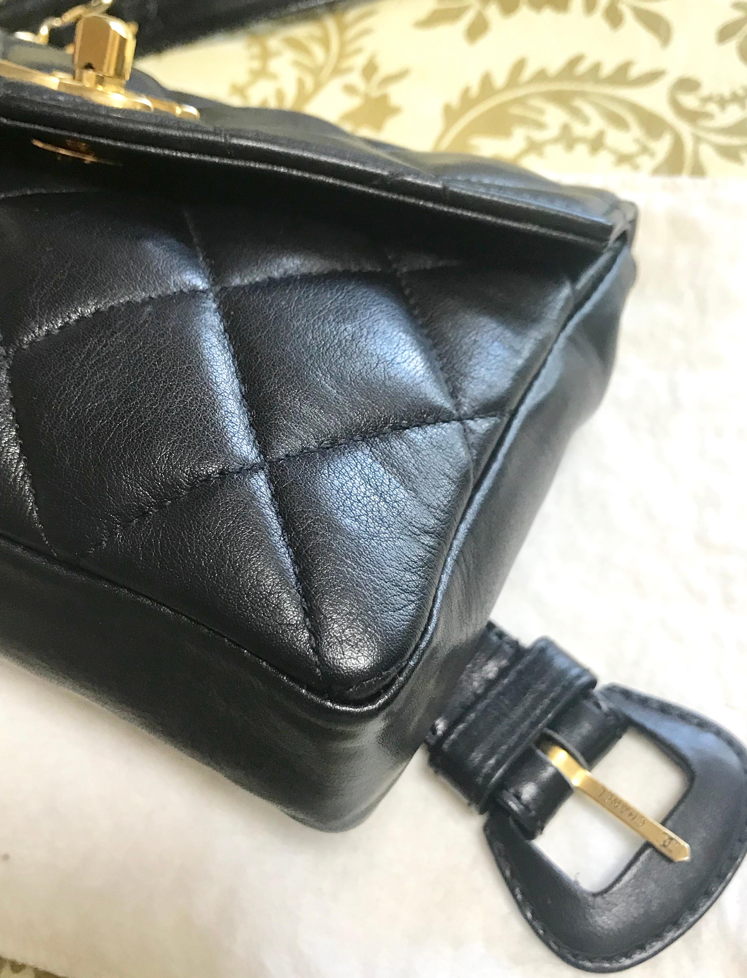 Women's Chanel Vintage black lamb belt bag / fanny pack with golden chain belt and CC For Sale