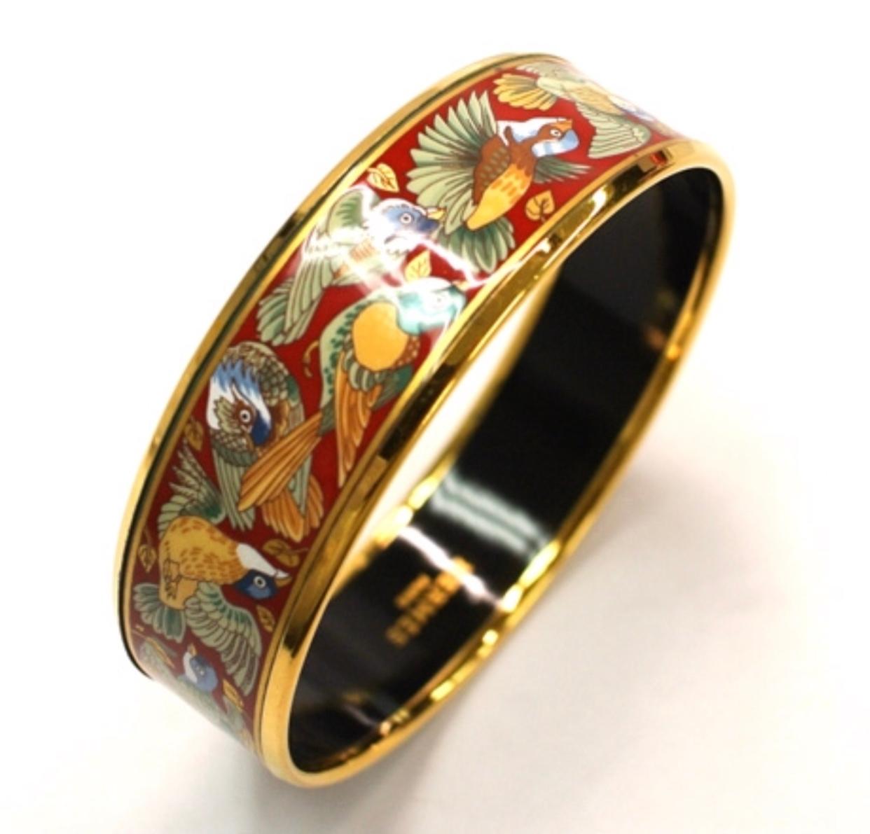 Women's Vintage Hermes cloisonne enamel golden bangle with bird design. For Sale