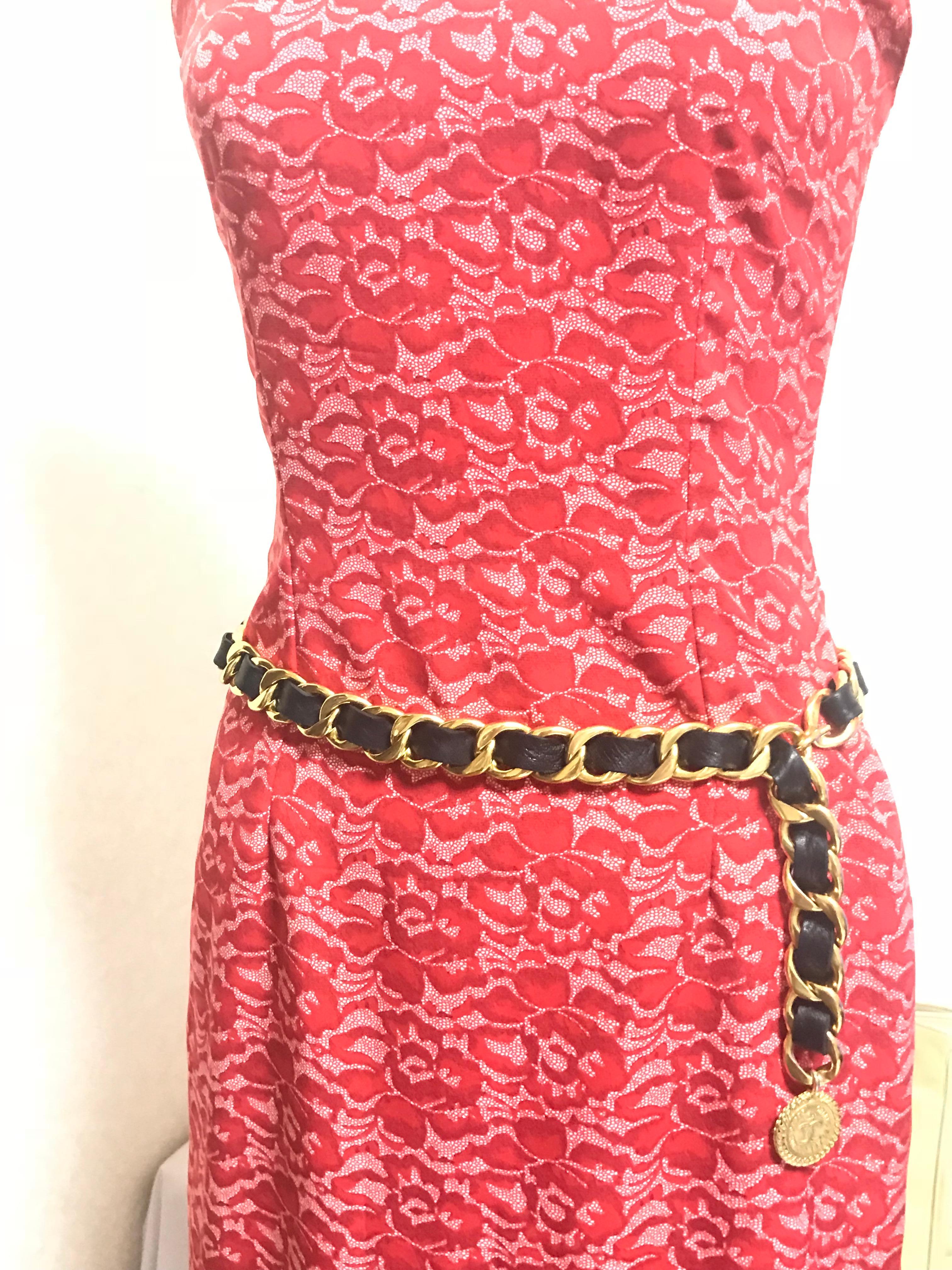 Vintage CHANEL black leather thick chain belt with golden CC and mademoiselle. For Sale 4