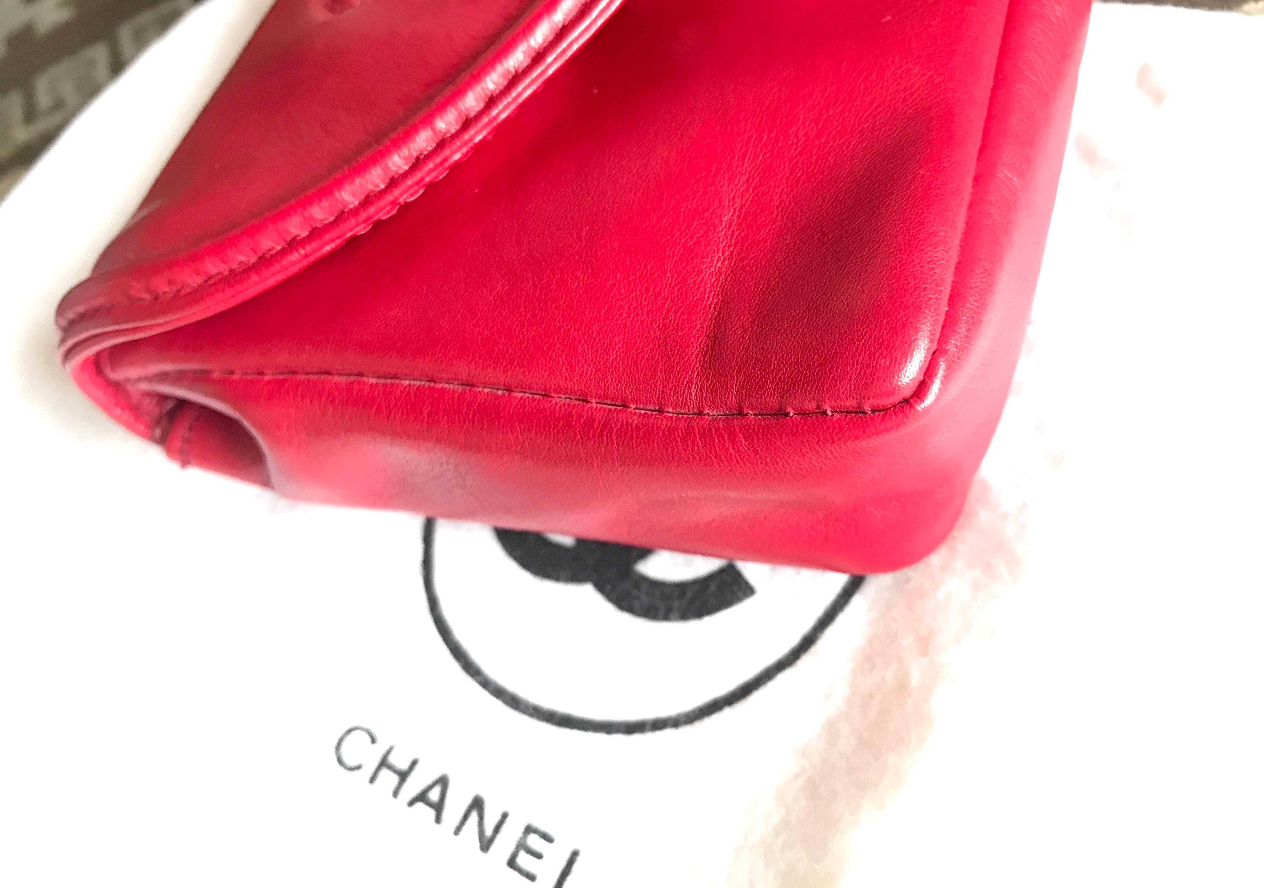 Chanel Vintage red leather belt bag / fanny pack with CC stitch mark and chains For Sale 2