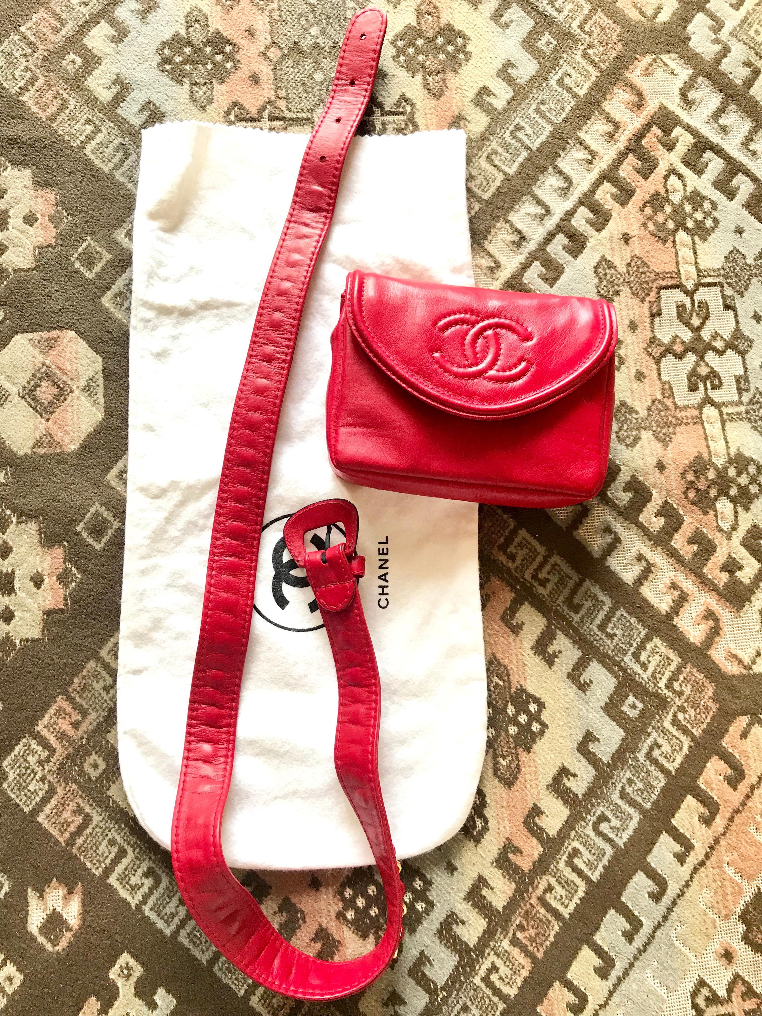 Chanel Vintage red leather belt bag / fanny pack with CC stitch mark and chains For Sale 7